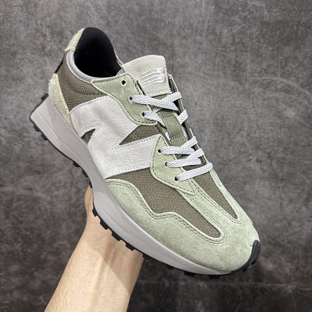 图片[3]-【GS纯原】新百伦 New Balance 327系列 复古运动鞋单品宝藏老爹鞋 U327OB 市场最正确鞋面材料 原鞋开发 鞋尾弧度 材料全部根据原鞋打造 独家私模重新开发 15套尺码模具 非市面普通一体成型的公底 以更纯粹的复古风格设计打造的全新造型。侧身还以解构设计，将 N 字标志以做旧压花样式呈现，样式别具新意。而麂皮、冲孔皮革的塑造，则呈现出高级怀旧气质，也让鞋款在奢华时装风格与运动氛围之间达到了平衡 尺码：36 37 37.5 38 38.5 39.5 40 40.5 41.5 42 42.5 43 44 45-选品中心