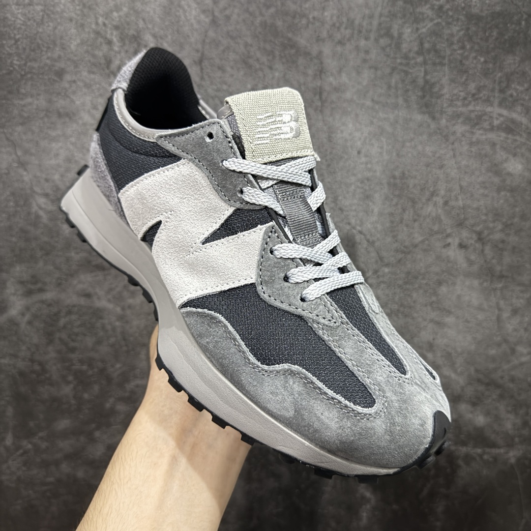 图片[3]-【GS纯原】新百伦 New Balance 327系列 复古运动鞋单品宝藏老爹鞋 U327OD 市场最正确鞋面材料 原鞋开发 鞋尾弧度 材料全部根据原鞋打造 独家私模重新开发 15套尺码模具 非市面普通一体成型的公底 以更纯粹的复古风格设计打造的全新造型。侧身还以解构设计，将 N 字标志以做旧压花样式呈现，样式别具新意。而麂皮、冲孔皮革的塑造，则呈现出高级怀旧气质，也让鞋款在奢华时装风格与运动氛围之间达到了平衡 尺码：36 37 37.5 38 38.5 39.5 40 40.5 41.5 42 42.5 43 44 45-选品中心