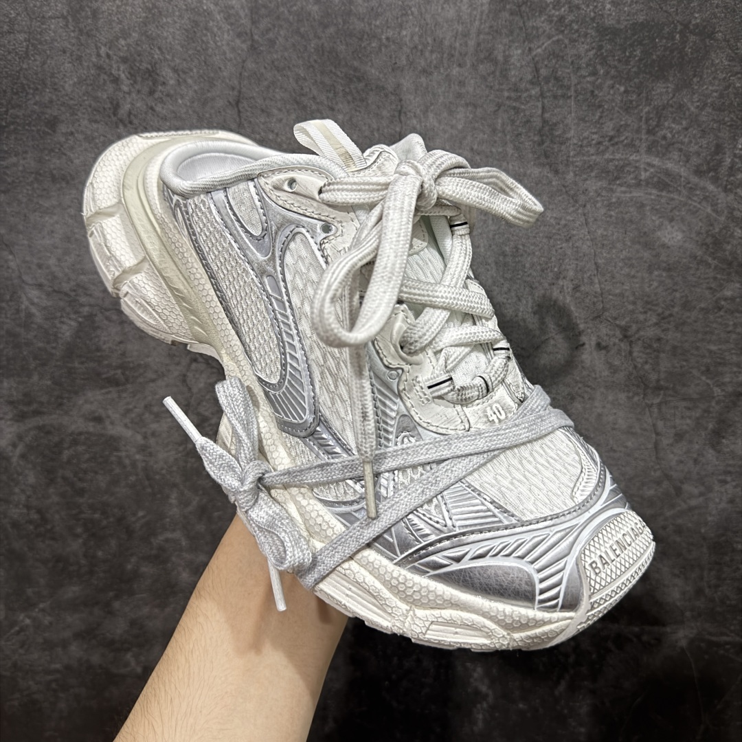 图片[3]-【XA版本】BALENCIAGA 3XL Sneakers 巴黎世家十代网布系带低帮走秀复古老爹鞋半拖 灰黄 全套原纸板楦头开发 最原汁原味的灵魂版型 全鞋荧光划线卡点 胶水把控整洁度追求极致完美 每一双都是工艺品 多重QC质检 超越公司货的品控标准 实实在在的免检产品 原盒原配 正确字体电绣 粗细、位置、大小正确 侧边TPU 透气孔匹配意产原版 正确分离大底 TPU软底 原版一致大底LOGO 立体感十足 原厂皮料水洗做旧 采购原厂网纱 不含皮革 网布材料和聚氨酯 磨损效果 鞋头边缘和后帮 Balenciaga 徽标 鞋面和后跟凸印尺码 鞋舌 3XL 橡胶品牌标识和反光细节 鞋帮拉袢和鞋舌拉祥 配反光细节 备用鞋带在鞋履前侧 可在穿着前取下 便于不同造型搭配 偏大一码 尺码：35 36 37 38 39 40 41 42 43 44 45 46-选品中心