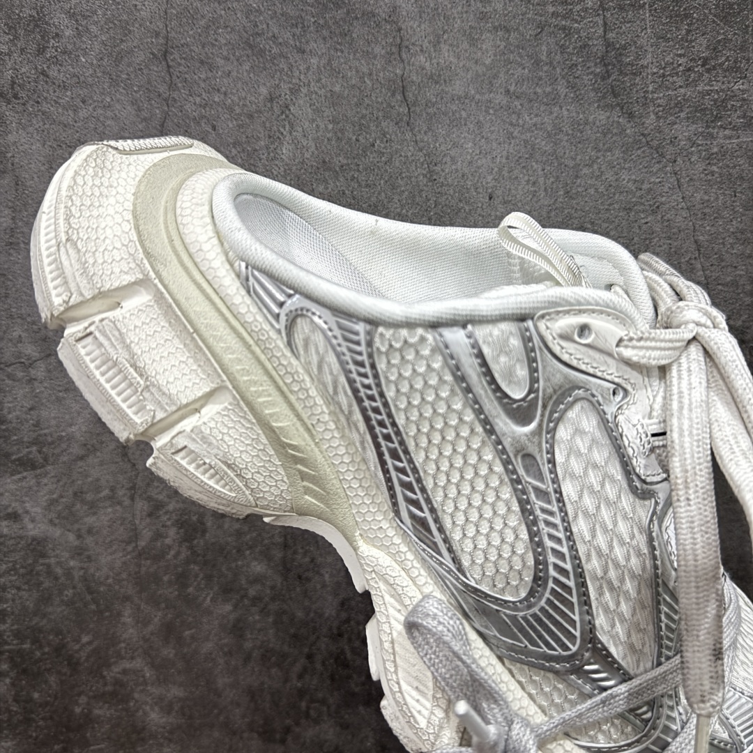 图片[7]-【XA版本】BALENCIAGA 3XL Sneakers 巴黎世家十代网布系带低帮走秀复古老爹鞋半拖 灰黄 全套原纸板楦头开发 最原汁原味的灵魂版型 全鞋荧光划线卡点 胶水把控整洁度追求极致完美 每一双都是工艺品 多重QC质检 超越公司货的品控标准 实实在在的免检产品 原盒原配 正确字体电绣 粗细、位置、大小正确 侧边TPU 透气孔匹配意产原版 正确分离大底 TPU软底 原版一致大底LOGO 立体感十足 原厂皮料水洗做旧 采购原厂网纱 不含皮革 网布材料和聚氨酯 磨损效果 鞋头边缘和后帮 Balenciaga 徽标 鞋面和后跟凸印尺码 鞋舌 3XL 橡胶品牌标识和反光细节 鞋帮拉袢和鞋舌拉祥 配反光细节 备用鞋带在鞋履前侧 可在穿着前取下 便于不同造型搭配 偏大一码 尺码：35 36 37 38 39 40 41 42 43 44 45 46-选品中心