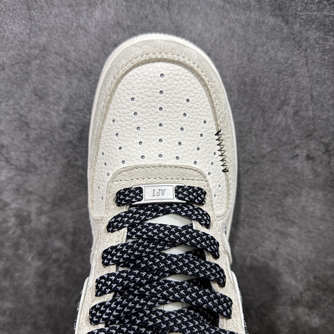 图片[5]-【定制版】海外爆款限量发售！公司级Nike Air Force 1 \’07 Low “LV联名——猪八米白黑”空军一号 低帮 运动鞋 休闲鞋 折边针车 工艺难度大 原楦头原纸板 原装鞋盒 定制五金配件 内置全掌气垫 原厂鞋底 货号：MZ9588-801 尺码：36 36.5 37.5 38 38.5 39 40 40.5 41 42 42.5 43 44 44.5 45-选品中心