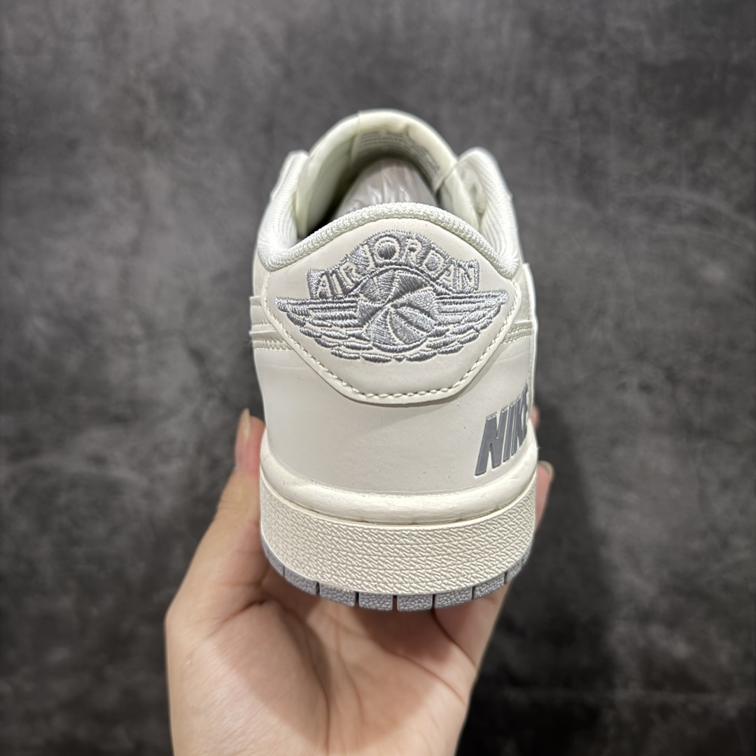 图片[4]-【定制版】Ts x Air Jordan 1 Low 定制配色 乔1 AJ1经典倒钩低帮休闲百搭板鞋 JP1628-255  公司级版本 定制鞋盒 大厂流水作业生产 超高清洁度 皮料切割干净无任何毛边 细节完美   尺码：36 36.5 37.5 38 38.5 39 40 40.5 41 42 42.5 43 44 44.5 45-选品中心