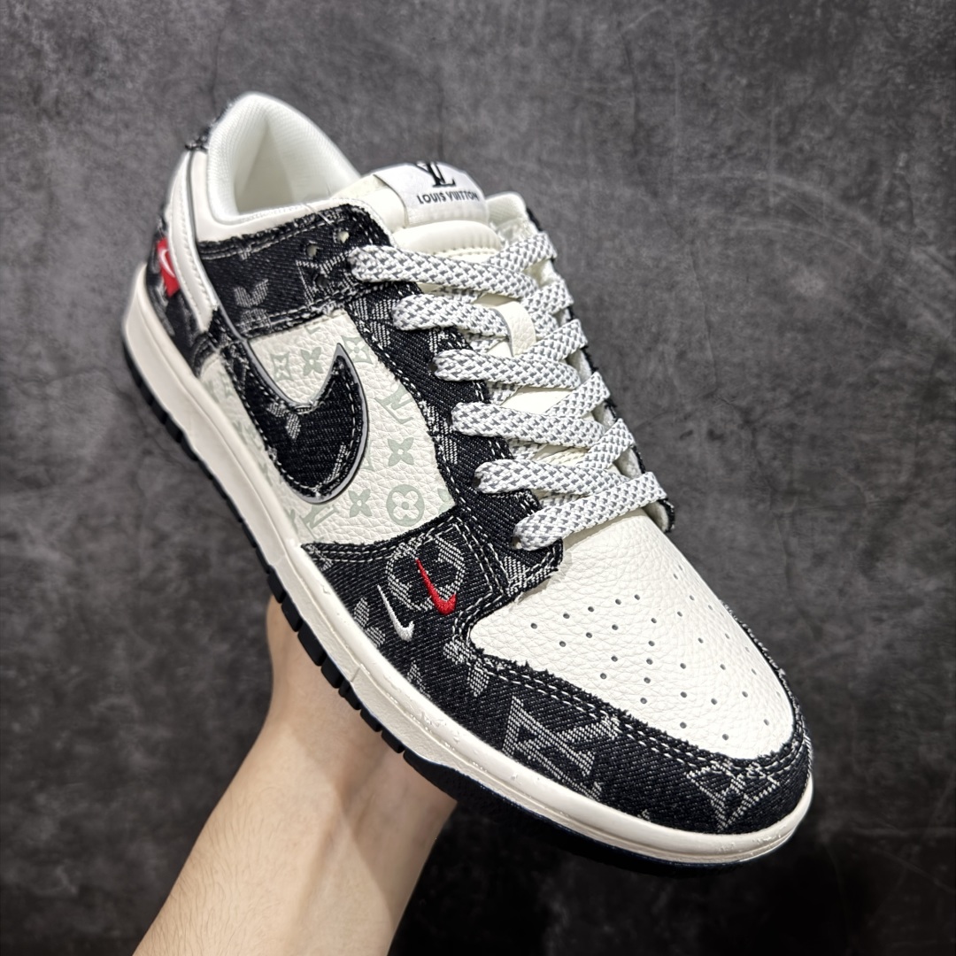 图片[3]-【定制版】Nike SB Dunk Low LV联名 双小勾牛仔 周年高端定制 低帮休闲板鞋 YX5066-378  #定制鞋盒 大厂纯原品质出货 超高清洁度 皮料切割干净无任何毛边 细节完美   尺码：36 36.5 37.5 38 38.5 39 40 40.5 41 42 42.5 43 44 44.5 45-选品中心
