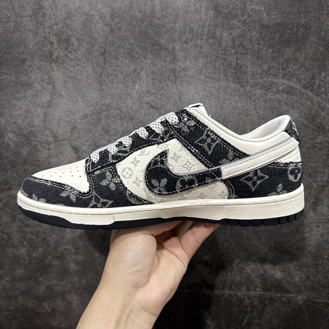 图片[2]-【定制版】Nike SB Dunk Low LV联名 双小勾牛仔 周年高端定制 低帮休闲板鞋 YX5066-378  #定制鞋盒 大厂纯原品质出货 超高清洁度 皮料切割干净无任何毛边 细节完美   尺码：36 36.5 37.5 38 38.5 39 40 40.5 41 42 42.5 43 44 44.5 45-选品中心