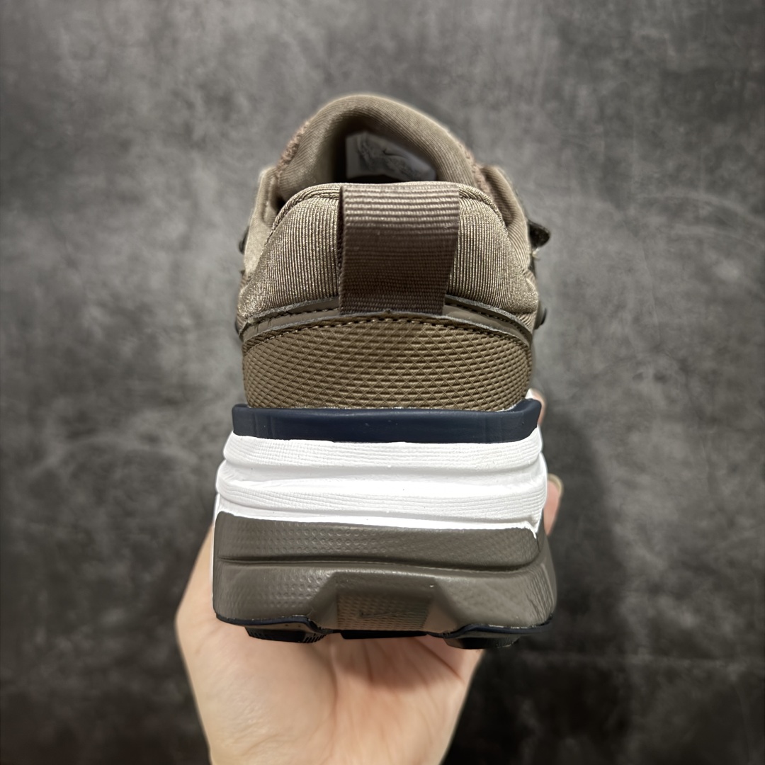 图片[4]-【公司级】NK V2k Runtekk 复古老爹鞋跑步鞋 FD0736-202 材质上使用大面积网眼 皮革 TPU 组成 支撑和透气性肯定不错 中底处由 Cushlon 泡绵打造 保证在压马路时可以提供优秀脚感 并通过一手做旧氧化效果突出复古感 中底造型很容易让大家联想到巴黎世家3XL 增高效果同样不能忽视 尺码：36-45-选品中心