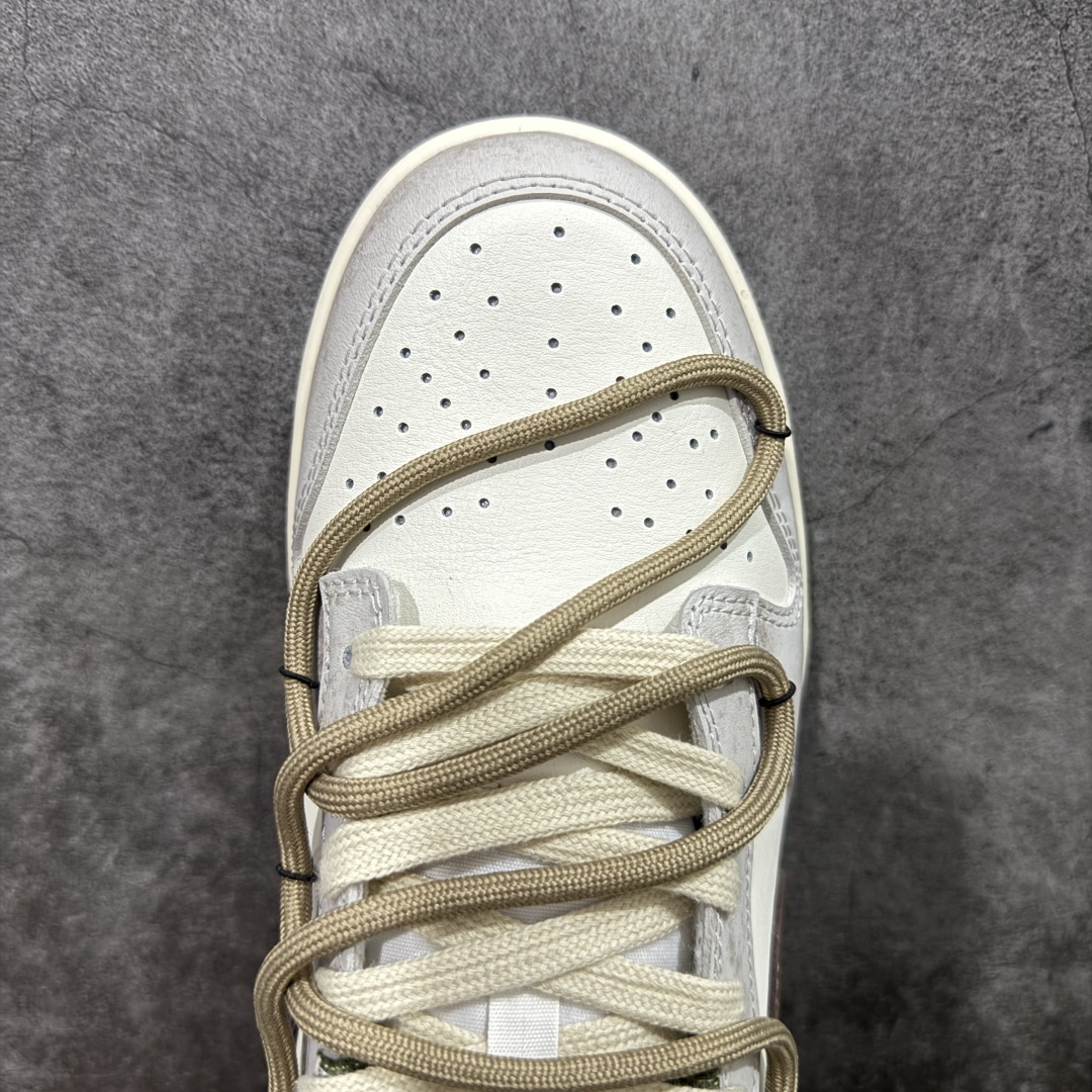 图片[5]-【YC纯原】Nike Dunk Low 羽毛 棕白 此款以经典Dunk Low为廓形，醇厚米白为画布，做旧白交织浅棕鞋带，如大地本色般沉稳包容。标志性黑 Swoosh 划破沉闷，后跟细腻羽毛图腾，是打破常规的个性签章。点缀一抹亮橙，激活视觉记忆。拒绝千篇一律，以细节夺目，重构都市步履美学。 货号： HF5441-102 尺码： 40 40.5 41 42 42.5 43 44 44.5 45 46-选品中心