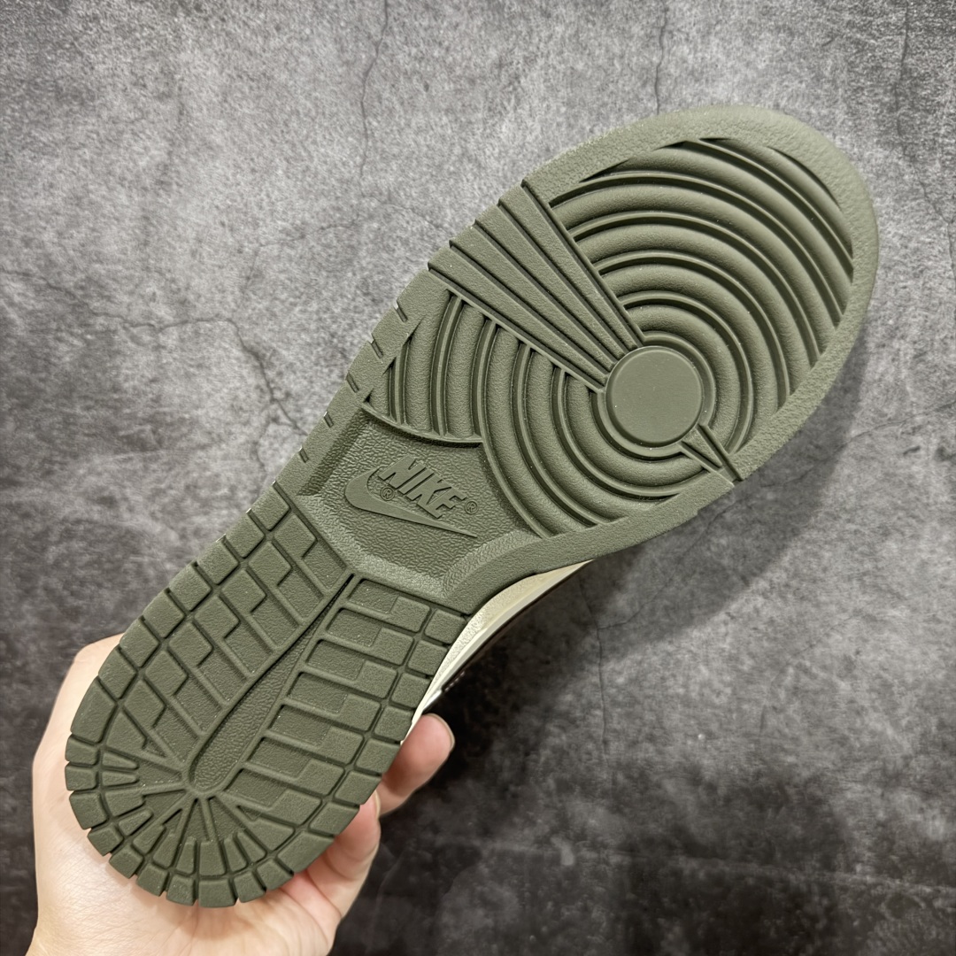 图片[9]-【YC纯原】Nike Dunk Low 羽毛 棕白 此款以经典Dunk Low为廓形，醇厚米白为画布，做旧白交织浅棕鞋带，如大地本色般沉稳包容。标志性黑 Swoosh 划破沉闷，后跟细腻羽毛图腾，是打破常规的个性签章。点缀一抹亮橙，激活视觉记忆。拒绝千篇一律，以细节夺目，重构都市步履美学。 货号： HF5441-102 尺码： 40 40.5 41 42 42.5 43 44 44.5 45 46-选品中心