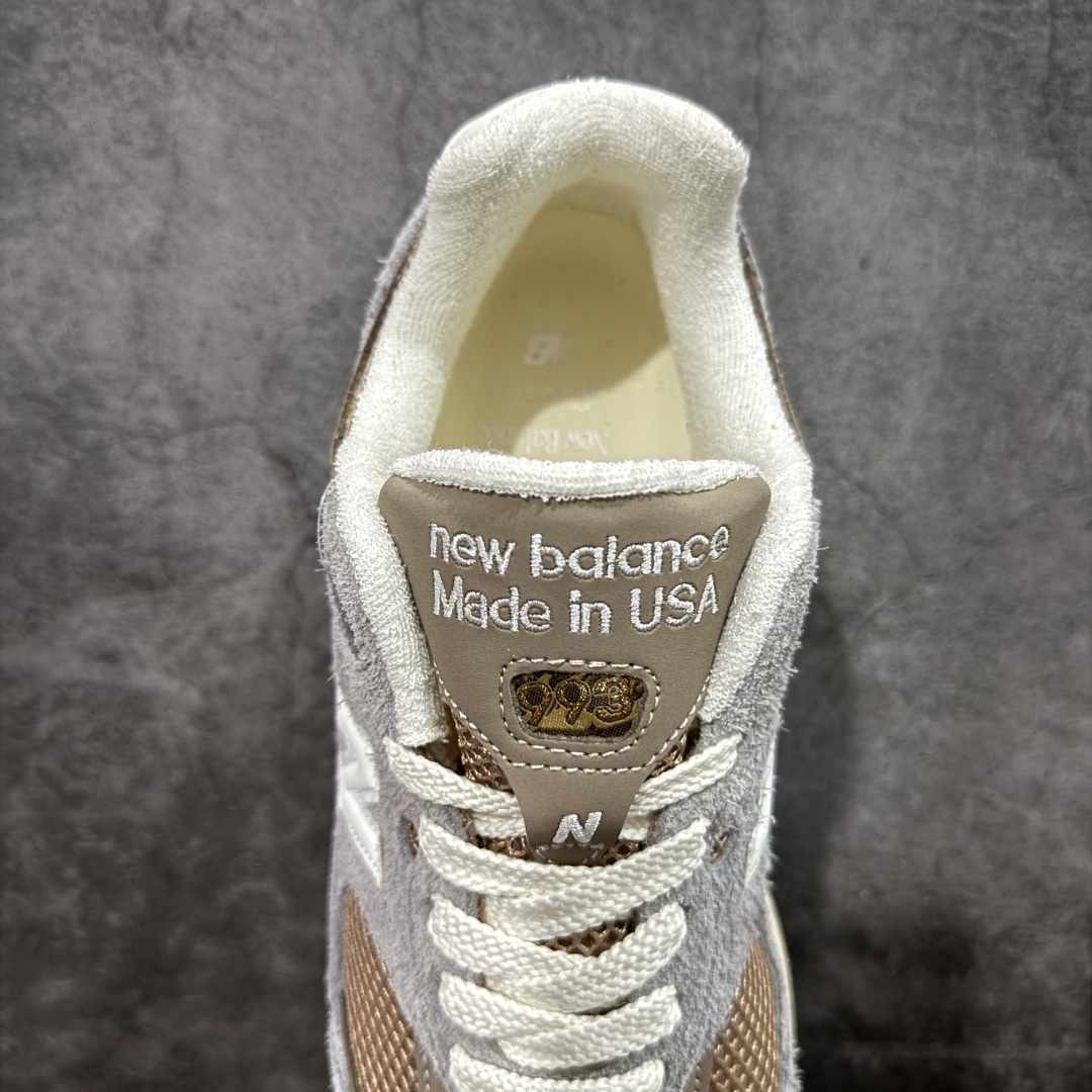 图片[8]-【K版纯原】New Balance U993GG 新百伦NB993总统复古慢跑鞋 正确3M反光细节 原楦原纸版开发 正确6层组合底模精密开发 后跟透明TPU水晶装饰条稳固 沿用了引以为傲的跑鞋手工技艺 采用猪皮绒面并包裹局部透气网面的鞋身设计 菱网鞋舌上刻有New Balance USA 鞋面依旧身着经典的大热之灰 彰显了其高端的品质身份 尺码：36 37 37.5 38 38.5 39 40 40.5 41 42 42.5 43 44 45.5-选品中心