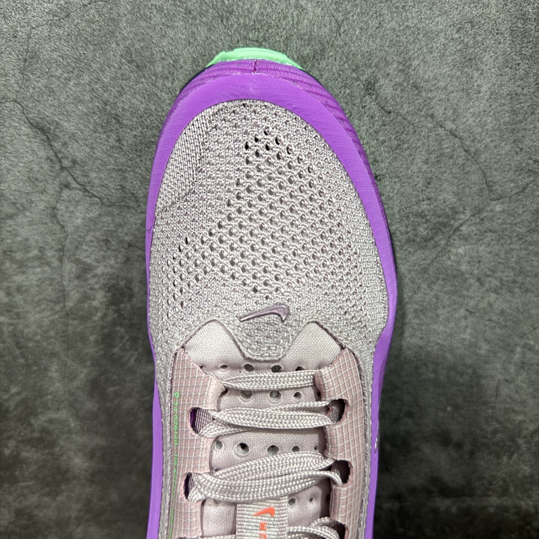 图片[5]-【S版纯原】Nike Pegasus Premium Airscape 舒适百搭减震防滑耐磨透气 低帮跑步鞋     低帮跑步鞋，粉紫色，简约又不失活力，上脚超吸睛。  它不仅颜值高，性能更是一绝！  全掌气垫科技，减震防滑超耐磨，每一步都能感受到强劲回弹，给双脚舒适支撑。  透气鞋面，跑步时双脚也能自由呼吸。    #独家原包 原底原料 开模打造  #原厂鞋标 高精密准度  #原楦原纸板开发 匹配原版98%以上  #后跟弧度 正确呈现  #原厂皮料 质感无敌  #皮料切割干净 无任何毛边 清洁度细节完美    货号：II0602-500    尺码：35.5-46-选品中心