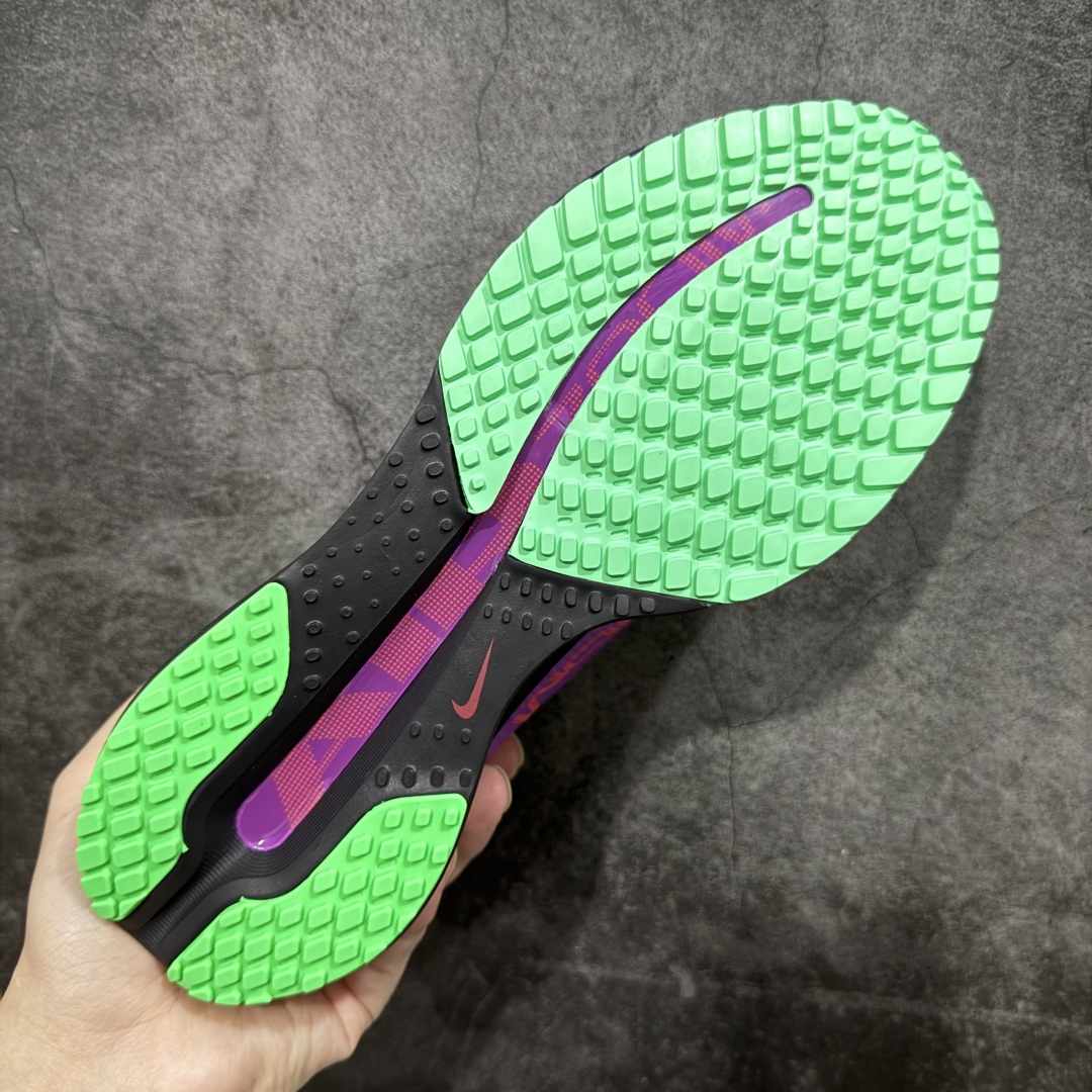 图片[9]-【S版纯原】Nike Pegasus Premium Airscape 舒适百搭减震防滑耐磨透气 低帮跑步鞋     低帮跑步鞋，粉紫色，简约又不失活力，上脚超吸睛。  它不仅颜值高，性能更是一绝！  全掌气垫科技，减震防滑超耐磨，每一步都能感受到强劲回弹，给双脚舒适支撑。  透气鞋面，跑步时双脚也能自由呼吸。    #独家原包 原底原料 开模打造  #原厂鞋标 高精密准度  #原楦原纸板开发 匹配原版98%以上  #后跟弧度 正确呈现  #原厂皮料 质感无敌  #皮料切割干净 无任何毛边 清洁度细节完美    货号：II0602-500    尺码：35.5-46-选品中心