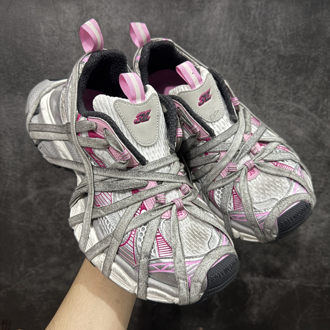 【X版2.0纯原】Balenciaga 3XL 蜘蛛侠 全新金属B扣黑色绑带 Sneaker XXXL 巴黎世家 系带老爹鞋 市面最顶没有之一 原厂楦头生产 网布 超纤 均采购于 原厂材料 不然穿出门就是一眼假 大底独立模具开发 细节修正 无数次版型调整 鞋子可随意对比正品! 尺码:35/42(偏大一码)-选品中心
