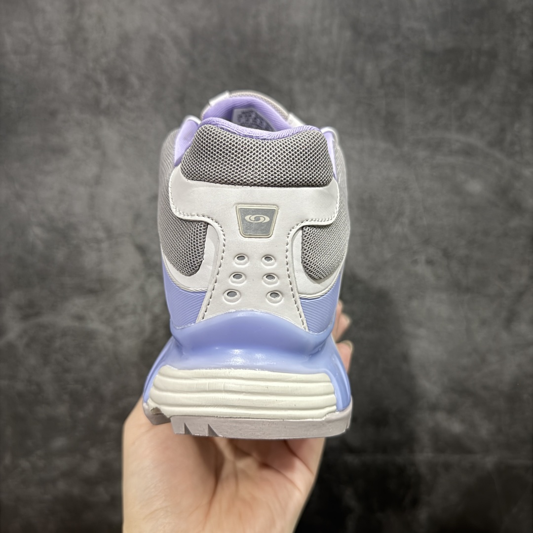 图片[4]-【666版本】SALOMON 萨洛蒙 XT-WHISPER 舒适百搭耐磨轻便低帮 休闲越野训练城市通勤跑步鞋 男女同款 灰紫 纯原外贸平台特供订单 耗时半年巨作 #全套原纸板楦头开发 #原厂特供网布配套加持 #确保原汁原味 完美呈现版型 #原档数据独家私模五层组合大底 #男女鞋同步官方开发至46 #原装Ortholite轻量化鞋垫 #中底布带钢印编号 原厂TPU锁扣 #进口港宝加持 后跟自然饱满 还原公司包裹性 #鞋面采用SENSIFT贴合技术 #全方位贴合包裹脚型 #鞋跟部鞋底牵引设计 #提供强大的抓地性能 #更适应野外崎岖不平的道路 #基于 SALOMON 初代 XT 鞋身造型并搭载 4D ADVANCED CHASSIS™ 大底打造而成 为这款 XT-WHISPER 带来了多项足部控制与保护等功能性 如在运动过程中控制左右晃动的过程而提高稳定性、改善长途越野过程中足中到足尖的过渡、提高感知岩石的精确度以抵抗尖锐物体对脚底的伤害以及采用动态缓冲来增强穿着舒适感 从而减轻疲劳感 使 XT-WHISPER 成为一双舒适且安全的户外之履 货号：477614 尺码：36 36.5 37.5 38 38.5 39 40 40.5 41 42 42.5 43 44 45 46-选品中心