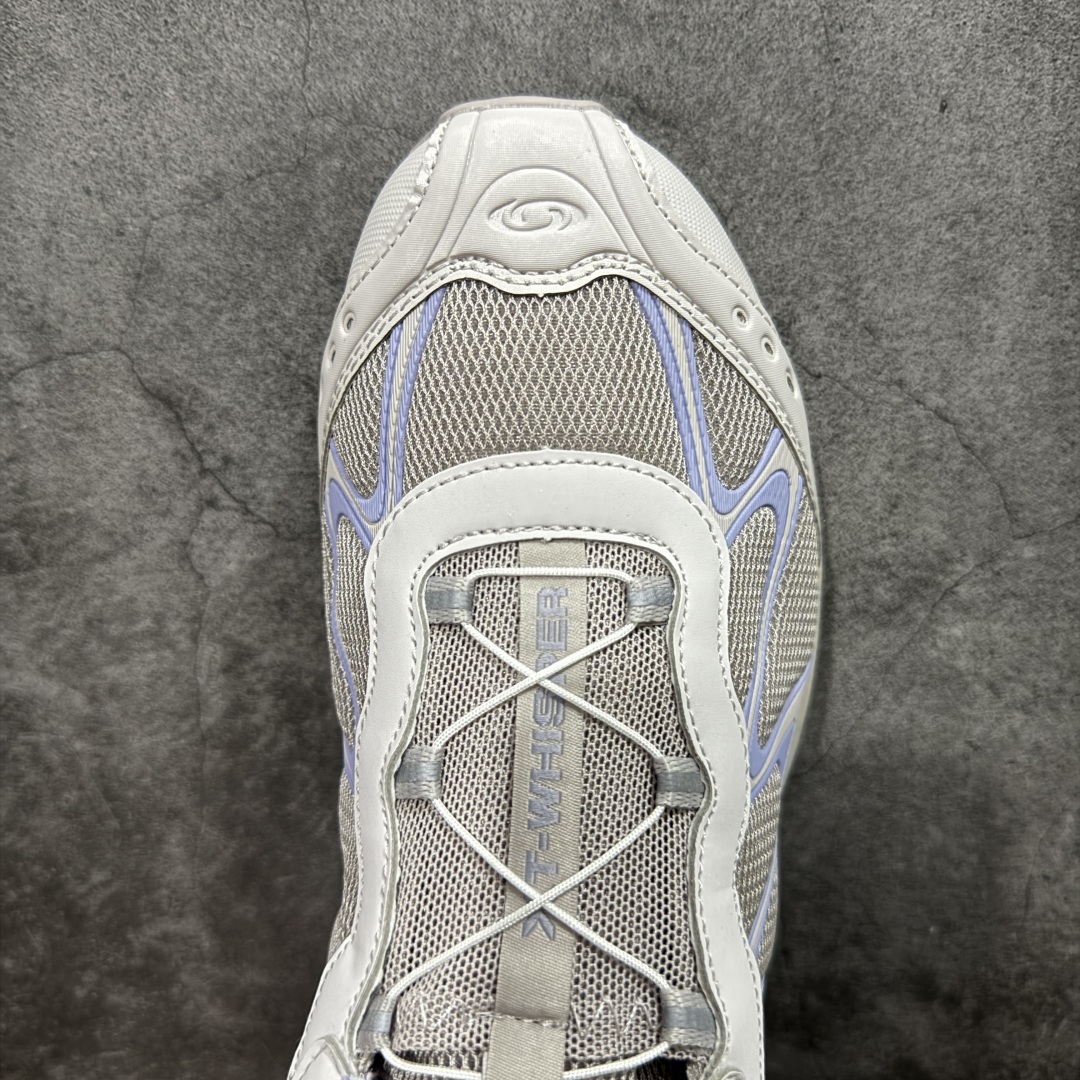 图片[5]-【666版本】SALOMON 萨洛蒙 XT-WHISPER 舒适百搭耐磨轻便低帮 休闲越野训练城市通勤跑步鞋 男女同款 灰紫 纯原外贸平台特供订单 耗时半年巨作 #全套原纸板楦头开发 #原厂特供网布配套加持 #确保原汁原味 完美呈现版型 #原档数据独家私模五层组合大底 #男女鞋同步官方开发至46 #原装Ortholite轻量化鞋垫 #中底布带钢印编号 原厂TPU锁扣 #进口港宝加持 后跟自然饱满 还原公司包裹性 #鞋面采用SENSIFT贴合技术 #全方位贴合包裹脚型 #鞋跟部鞋底牵引设计 #提供强大的抓地性能 #更适应野外崎岖不平的道路 #基于 SALOMON 初代 XT 鞋身造型并搭载 4D ADVANCED CHASSIS™ 大底打造而成 为这款 XT-WHISPER 带来了多项足部控制与保护等功能性 如在运动过程中控制左右晃动的过程而提高稳定性、改善长途越野过程中足中到足尖的过渡、提高感知岩石的精确度以抵抗尖锐物体对脚底的伤害以及采用动态缓冲来增强穿着舒适感 从而减轻疲劳感 使 XT-WHISPER 成为一双舒适且安全的户外之履 货号：477614 尺码：36 36.5 37.5 38 38.5 39 40 40.5 41 42 42.5 43 44 45 46-选品中心