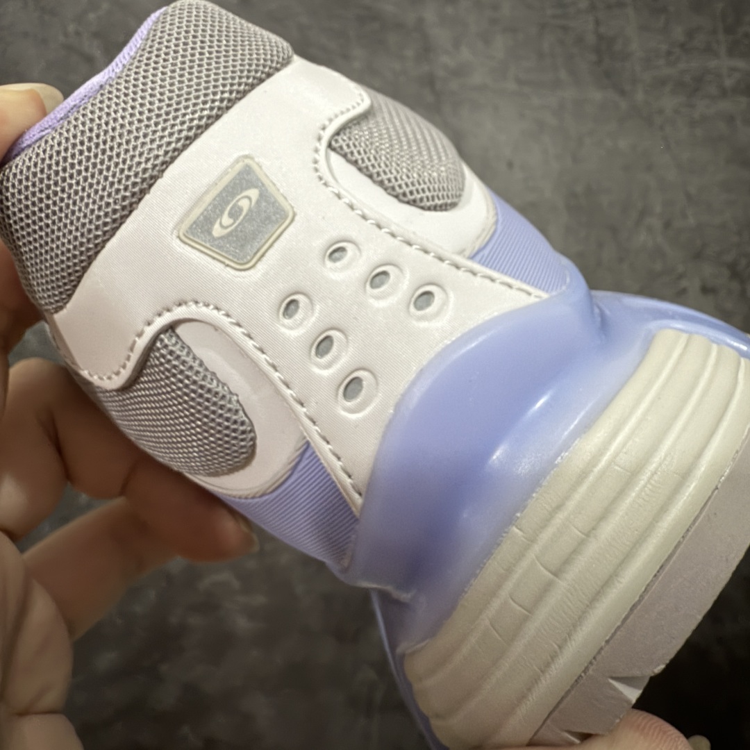 图片[2]-【666版本】SALOMON 萨洛蒙 XT-WHISPER 舒适百搭耐磨轻便低帮 休闲越野训练城市通勤跑步鞋 男女同款 灰紫 纯原外贸平台特供订单 耗时半年巨作 #全套原纸板楦头开发 #原厂特供网布配套加持 #确保原汁原味 完美呈现版型 #原档数据独家私模五层组合大底 #男女鞋同步官方开发至46 #原装Ortholite轻量化鞋垫 #中底布带钢印编号 原厂TPU锁扣 #进口港宝加持 后跟自然饱满 还原公司包裹性 #鞋面采用SENSIFT贴合技术 #全方位贴合包裹脚型 #鞋跟部鞋底牵引设计 #提供强大的抓地性能 #更适应野外崎岖不平的道路 #基于 SALOMON 初代 XT 鞋身造型并搭载 4D ADVANCED CHASSIS™ 大底打造而成 为这款 XT-WHISPER 带来了多项足部控制与保护等功能性 如在运动过程中控制左右晃动的过程而提高稳定性、改善长途越野过程中足中到足尖的过渡、提高感知岩石的精确度以抵抗尖锐物体对脚底的伤害以及采用动态缓冲来增强穿着舒适感 从而减轻疲劳感 使 XT-WHISPER 成为一双舒适且安全的户外之履 货号：477614 尺码：36 36.5 37.5 38 38.5 39 40 40.5 41 42 42.5 43 44 45 46-选品中心