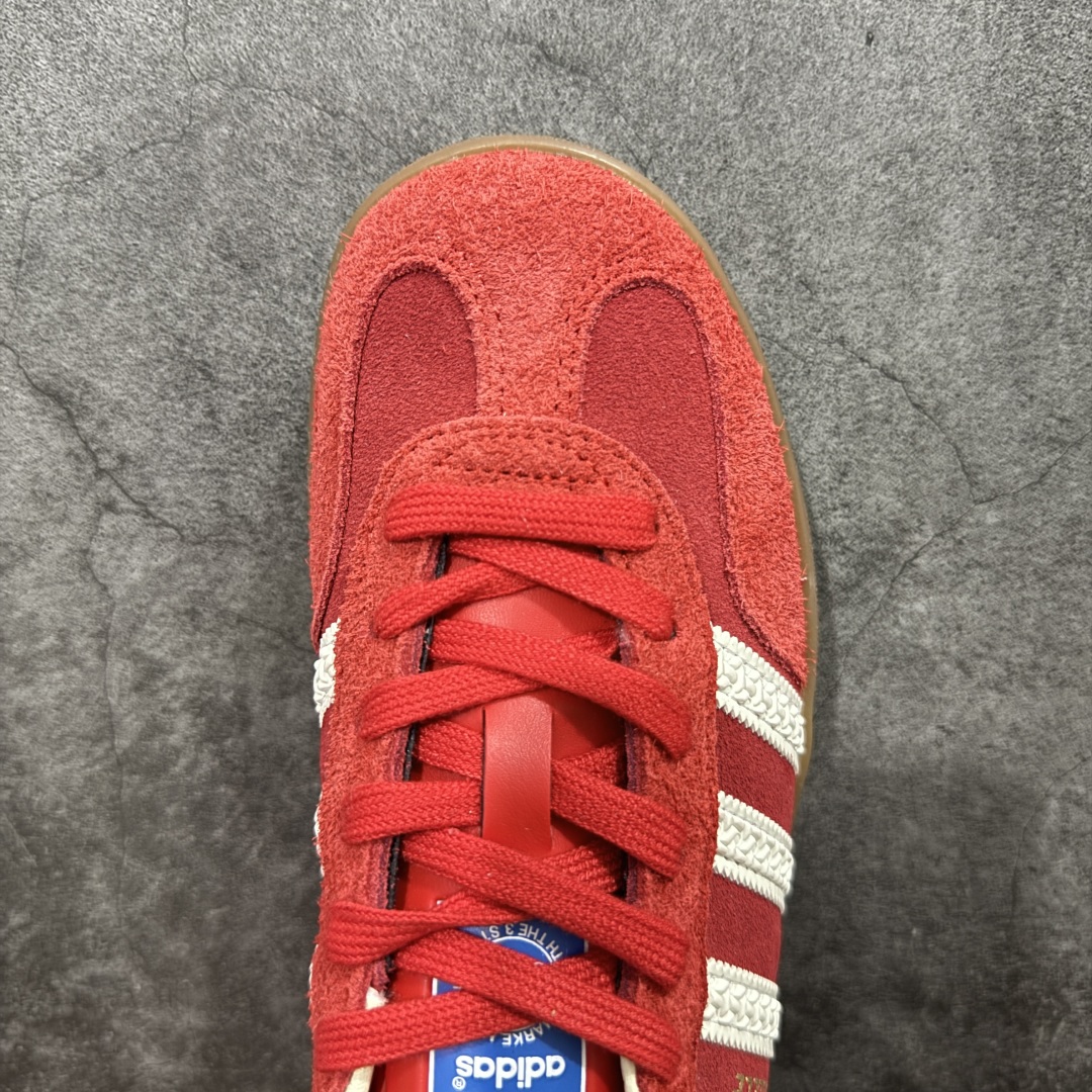 图片[5]-【T版2.0长字体】AD Original Gazelle Indoor Trainers 瞪羚室内鞋系列低帮复古百搭休闲运动德训风板鞋 IF1808 同价位中品质最佳 最优选择版本 原厂翻毛皮料 翻毛效果 卡色与原版无差别 正确半透大底 大底厚度质感比市面好很多 完美版型 实拍可感受 随意对比可匹敌任何价位品质 全套原纸板楦头开发 每道工序同步公司流程 确保原汁原味 中底原厂特供纳米纤维板 区别市面劣质纸板中底 原厂海玻璃鞋垫 中置乳胶足弓支撑垫 正确3/2横条宽版背胶 一比一鞋头弧度高度鞋身弧度 烫金亮度高频深浅同步原鞋 原厂港宝加持定型后跟R度完美 原厂高频磨具加持 Logo字体 凹凸明显 轮廓分明 描漆定位精准 三道杠为尖角45°锯齿状 高频立体感很强 区别圆形锯齿 已最大程度还原公司 欢迎对比 尺码：35.5 36 36.5 37 38 38.5 39 40 40.5 41 42 42.5 43 44 44.5 45-选品中心