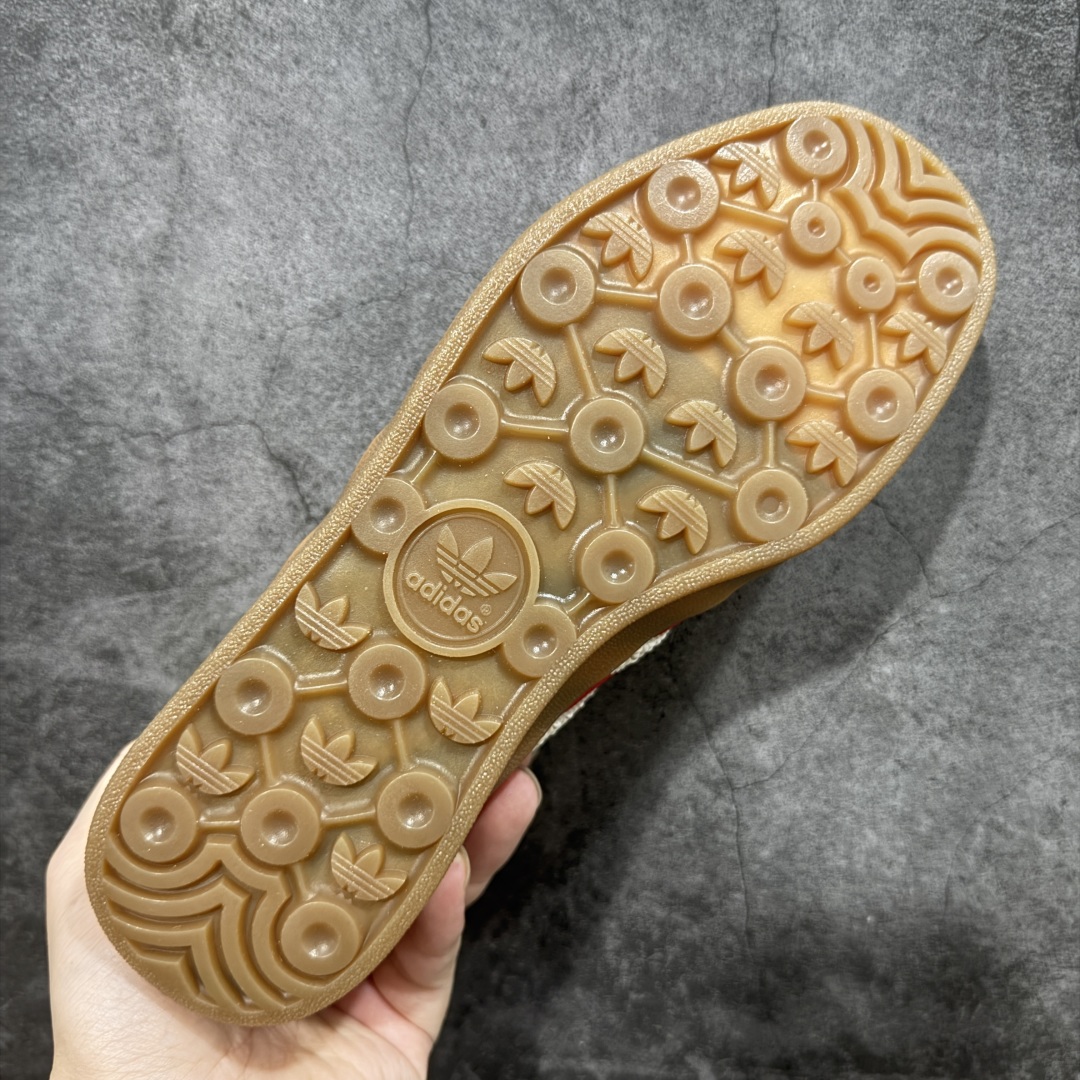 图片[9]-【T版2.0长字体】AD Original Gazelle Indoor Trainers 瞪羚室内鞋系列低帮复古百搭休闲运动德训风板鞋 IF1808 同价位中品质最佳 最优选择版本 原厂翻毛皮料 翻毛效果 卡色与原版无差别 正确半透大底 大底厚度质感比市面好很多 完美版型 实拍可感受 随意对比可匹敌任何价位品质 全套原纸板楦头开发 每道工序同步公司流程 确保原汁原味 中底原厂特供纳米纤维板 区别市面劣质纸板中底 原厂海玻璃鞋垫 中置乳胶足弓支撑垫 正确3/2横条宽版背胶 一比一鞋头弧度高度鞋身弧度 烫金亮度高频深浅同步原鞋 原厂港宝加持定型后跟R度完美 原厂高频磨具加持 Logo字体 凹凸明显 轮廓分明 描漆定位精准 三道杠为尖角45°锯齿状 高频立体感很强 区别圆形锯齿 已最大程度还原公司 欢迎对比 尺码：35.5 36 36.5 37 38 38.5 39 40 40.5 41 42 42.5 43 44 44.5 45-选品中心