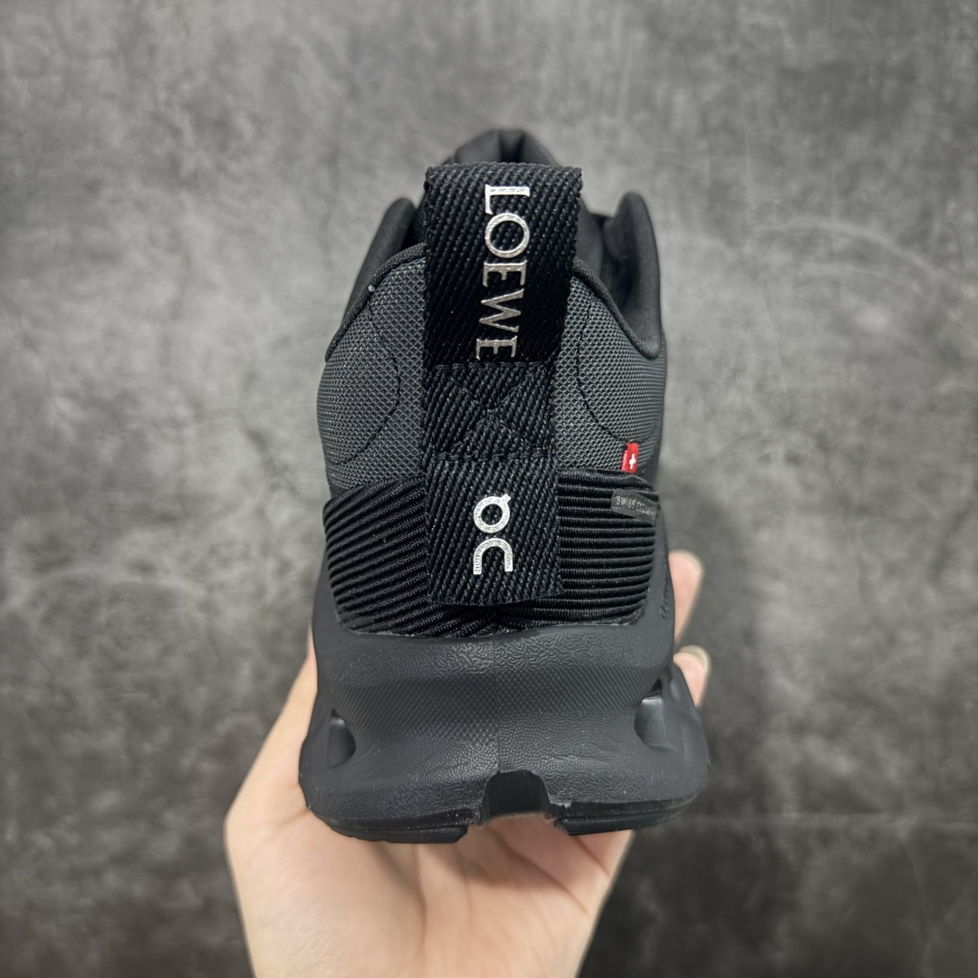 图片[4]-【PE版本】ON昂跑 x Loewe 罗意威联名二代系列 鞋面采用一体成型布料 有弹性非常透气 鞋底是镂空设计 运用了CLOUDTILT专利技术 弹力十足 毫无负重感 适合日常长距离行走或者休闲旅游 跑步 尺码 36 36.5 37.5 38 38.5 39 40 40.5 41 42 42.5 43 44 44.5 45-选品中心