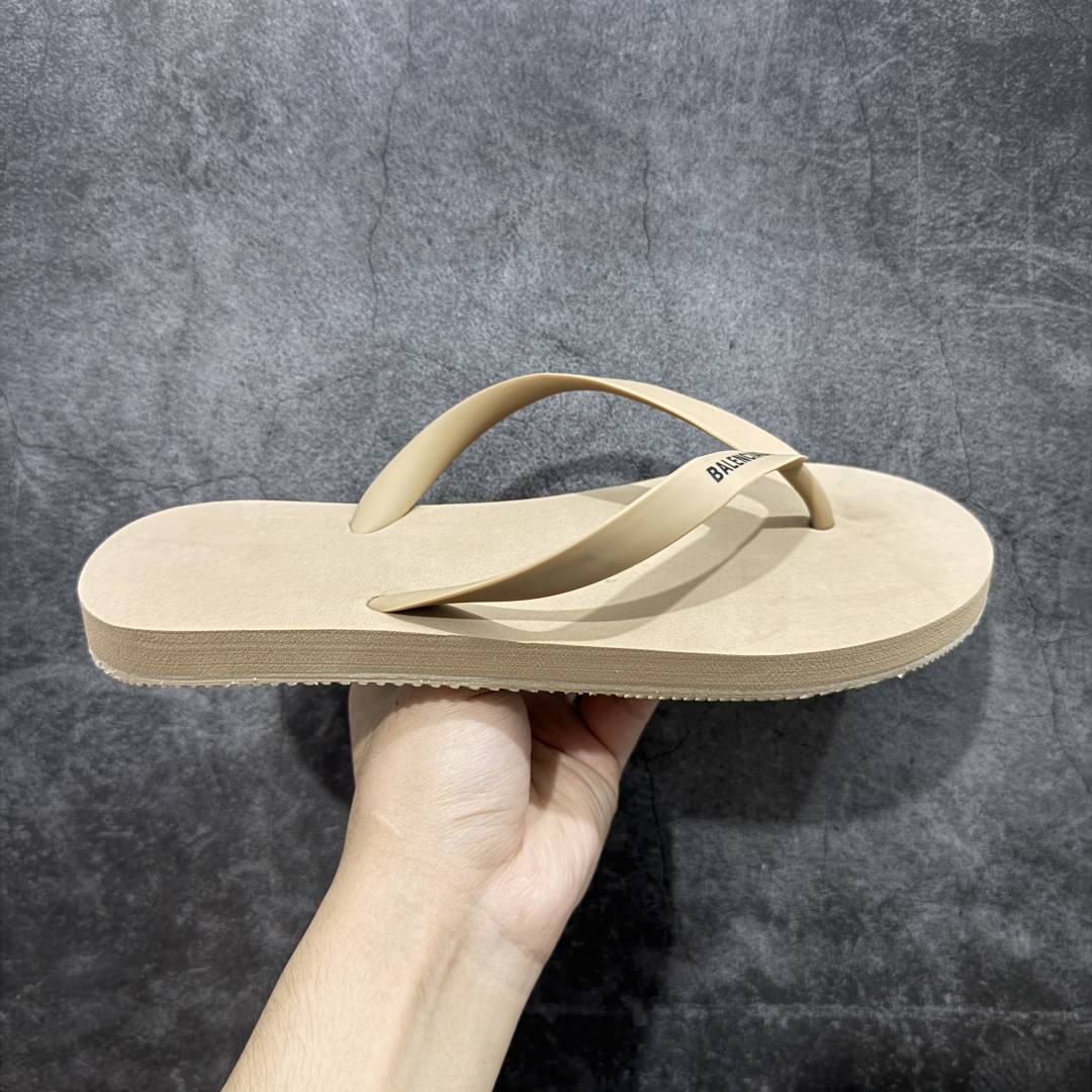 
巴黎世家 TRACK SNEAKER RECY CLED 经典百搭简约人字拖 夏季家居沙滩街头夹脚拖鞋