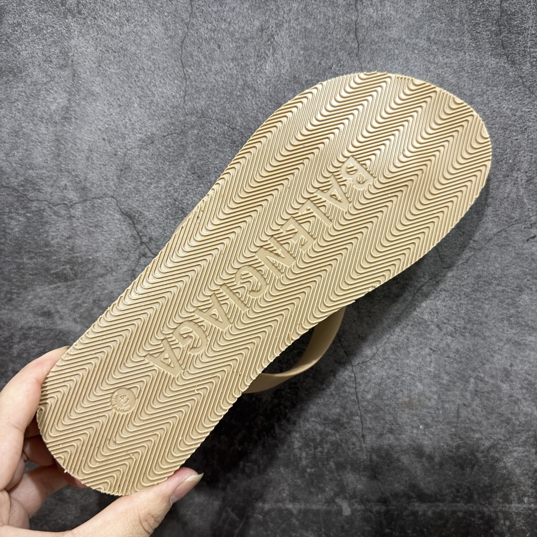 
巴黎世家 TRACK SNEAKER RECY CLED 经典百搭简约人字拖 夏季家居沙滩街头夹脚拖鞋