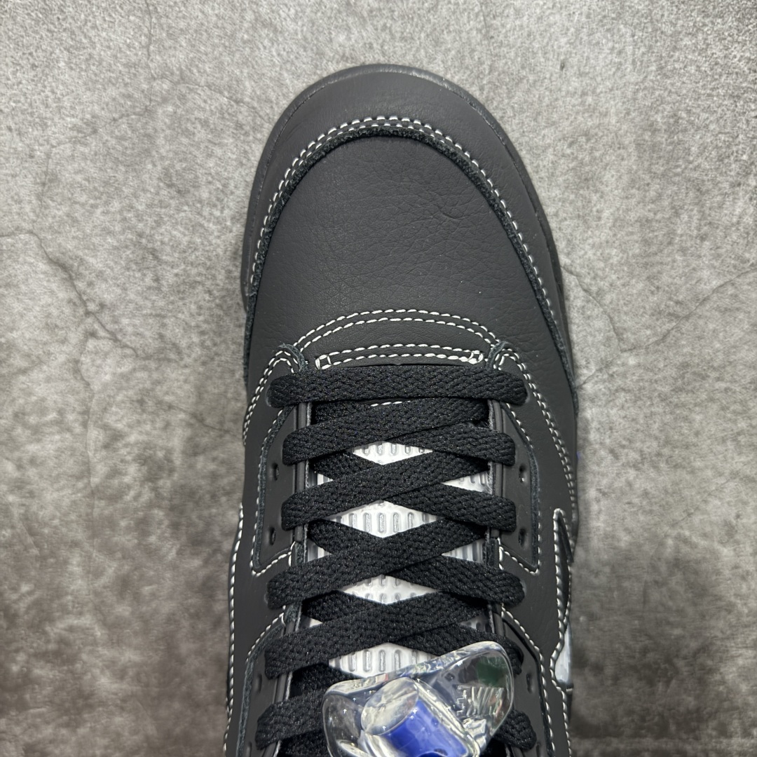 图片[5]-【OG纯原】Awake NY x Air Jordan AJ5 联名黑蓝 DV4982-004 SZ原厂全套原楦原纸板磨具开发 原厂皮料加持 原厂港宝加持定型后跟R度完美 同源原厂电绣 飞人针数密度立体效果一致 原厂拉帮手法 原厂配置纸衬高频鞋盒 原厂指令配双鞋带 原厂TPU网格鞋带扣 超高鞋面清洁度 最高QC检验标准 控制溢胶瑕疵 到手可放心比对发售原鞋 上脚百分百充正驾驭 尺码：40 40.5 41 42 42.5 43 44 44.5 45 46 47.5-选品中心