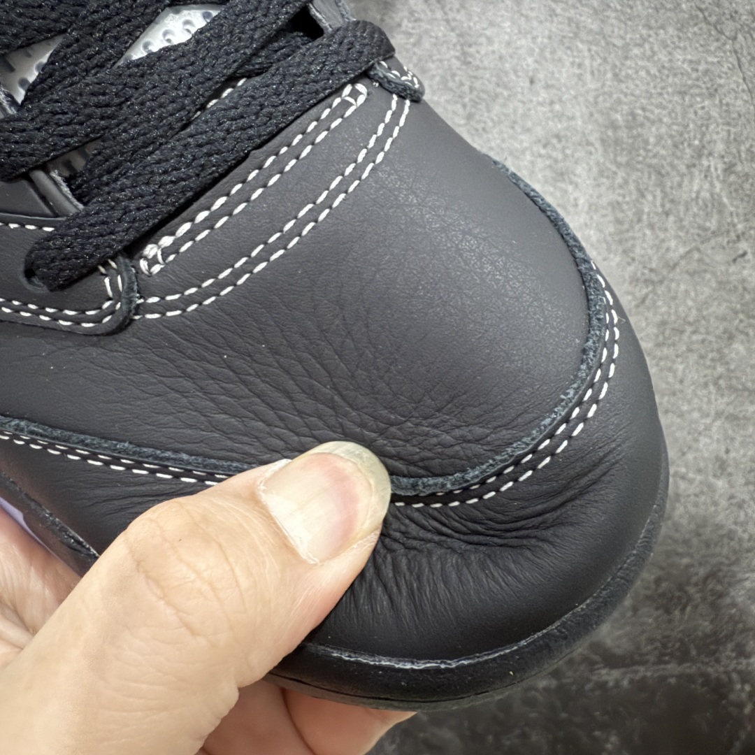 图片[4]-【OG纯原】Awake NY x Air Jordan AJ5 联名黑蓝 DV4982-004 SZ原厂全套原楦原纸板磨具开发 原厂皮料加持 原厂港宝加持定型后跟R度完美 同源原厂电绣 飞人针数密度立体效果一致 原厂拉帮手法 原厂配置纸衬高频鞋盒 原厂指令配双鞋带 原厂TPU网格鞋带扣 超高鞋面清洁度 最高QC检验标准 控制溢胶瑕疵 到手可放心比对发售原鞋 上脚百分百充正驾驭 尺码：40 40.5 41 42 42.5 43 44 44.5 45 46 47.5-选品中心