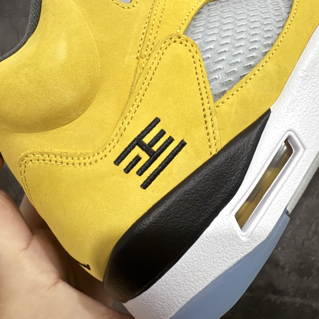 图片[3]-【OG纯原】Air Jordan 5 Retro SP\”Tokyo 23\”乔丹AJ5代中帮复古休闲文化篮球鞋“东京黄”IO3372-700 国内一线大厂出品 匠心打造 原厂皮料原厂数据 全新纸板 模具打造 外贸 平台高端零售专供品质 品质毋庸置疑 一眼正品既视感 细节均已解码 尺码：40 40.5 41 42 42.5 43 44 44.5 45 46 47.5-选品中心