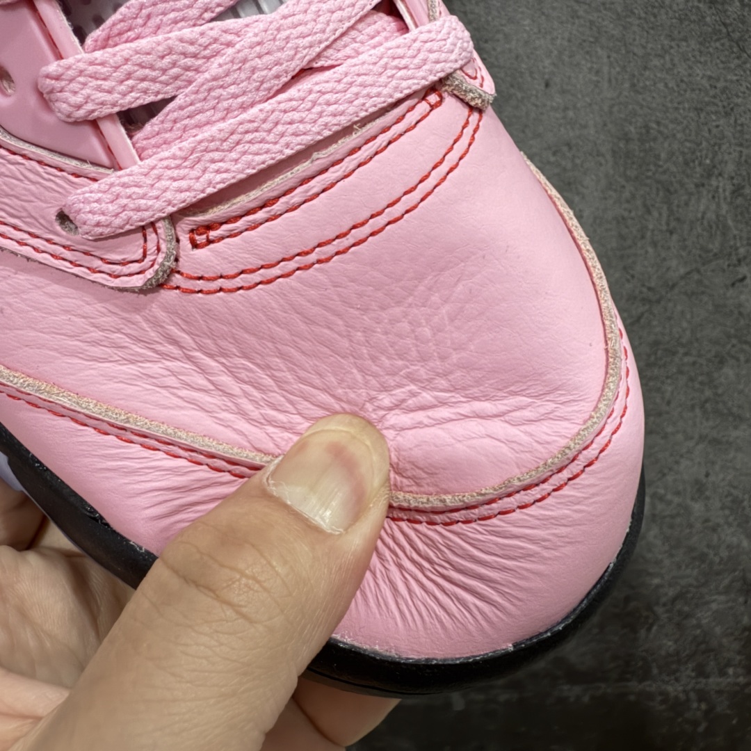 图片[4]-【OG纯原】Awake NY x Air Jordan AJ5 联名北极粉 DV4982-600 SZ原厂全套原楦原纸板磨具开发 原厂皮料加持 原厂港宝加持定型后跟R度完美 同源原厂电绣 飞人针数密度立体效果一致 原厂拉帮手法 原厂配置纸衬高频鞋盒 原厂指令配双鞋带 原厂TPU网格鞋带扣 超高鞋面清洁度 最高QC检验标准 控制溢胶瑕疵 到手可放心比对发售原鞋 上脚百分百充正驾驭 尺码：40 40.5 41 42 42.5 43 44 44.5 45 46 47.5-选品中心