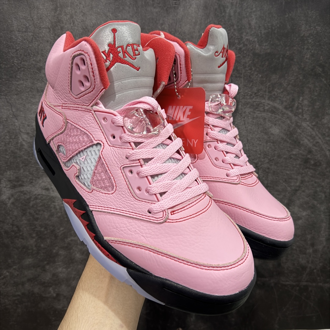 【OG纯原】Awake NY x Air Jordan AJ5 联名北极粉 DV4982-600 SZ原厂全套原楦原纸板磨具开发 原厂皮料加持 原厂港宝加持定型后跟R度完美 同源原厂电绣 飞人针数密度立体效果一致 原厂拉帮手法 原厂配置纸衬高频鞋盒 原厂指令配双鞋带 原厂TPU网格鞋带扣 超高鞋面清洁度 最高QC检验标准 控制溢胶瑕疵 到手可放心比对发售原鞋 上脚百分百充正驾驭 尺码：40 40.5 41 42 42.5 43 44 44.5 45 46 47.5-选品中心