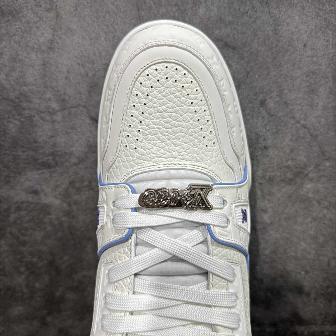图片[5]-【广东纯原版本】LV Louis Vuitton Trainer 限定联名 低帮休闲板鞋 白蓝紫 代配件版 代购级别 ZP级全套包装 原版购入历时近两个月开发打造！ 经典多拼色超好看 原版完美楦型 调试了两个月 鞋面独家订制压纹粒面小牛皮 大底TPU、模具费2w+ 质感媲美原版 垫脚聚米微料加透气英伦网布 细节原版一致 ❗️请注意区分市面通货材料 版型 包装配件 尺码： 35 36 37 38 39 40 41 42 43 44 45 46-选品中心