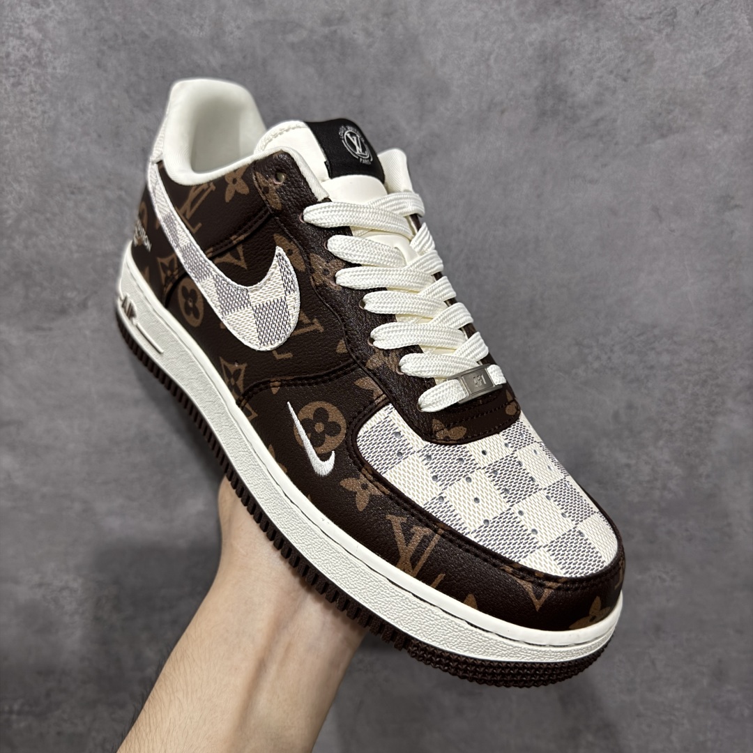 260 定制版Nike Air Force 1'07 Low LV联名 经典咖啡棕 空军一号低帮休闲板鞋 SC0601-558-Chinese  UA Cheap High Quatity Brand  Clothes Bags handbags Sneakers wholesale wholesaler seller from China Factory suppliers Fashion Clothing  Shoes best Quality Beautiful Price  260 定制版Nike Air Force 1'07 Low LV联名 经典咖啡棕 空军一号低帮休闲板鞋 SC0601-558
