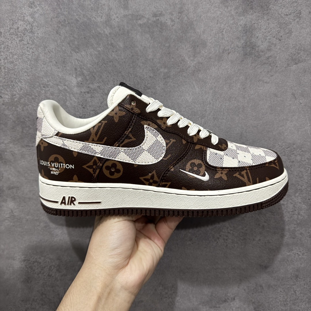 260 定制版Nike Air Force 1'07 Low LV联名 经典咖啡棕 空军一号低帮休闲板鞋 SC0601-558-Chinese  UA Cheap High Quatity Brand  Clothes Bags handbags Sneakers wholesale wholesaler seller from China Factory suppliers Fashion Clothing  Shoes best Quality Beautiful Price  260 定制版Nike Air Force 1'07 Low LV联名 经典咖啡棕 空军一号低帮休闲板鞋 SC0601-558