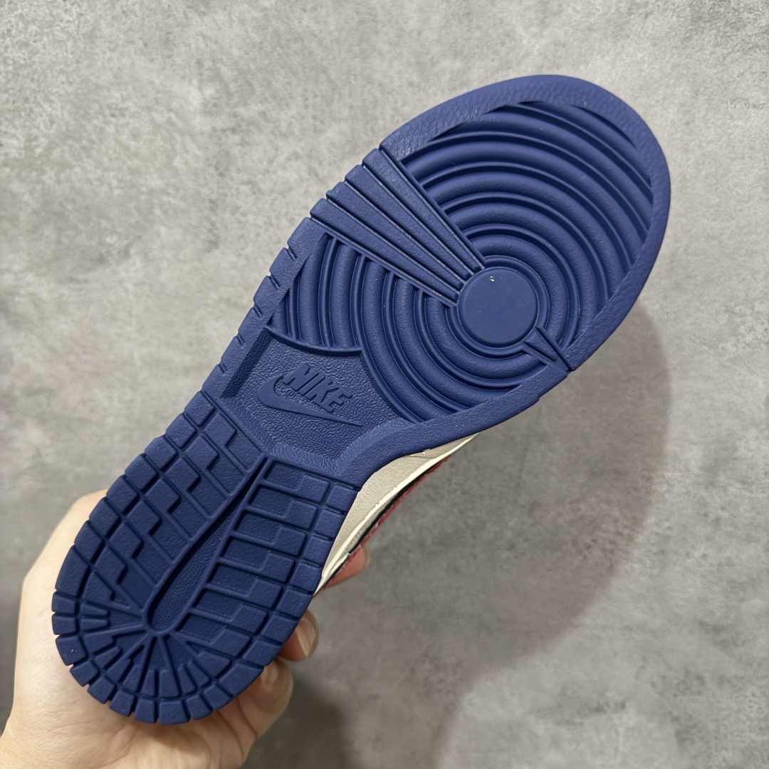 图片[9]-【定制版】Nike SB Dunk Low “Supreme联名—帆布米蓝红双钩” 高端定制 低帮休闲板鞋 定制鞋盒 大厂纯原品质出货 超高清洁度 皮料切割干净无任何毛边 细节完美 货号：XD1588-233 尺码： 36 36.5 37.5 38 38.5 39 40 40.5 41 42 42.5 43 44 44.5 45-选品中心