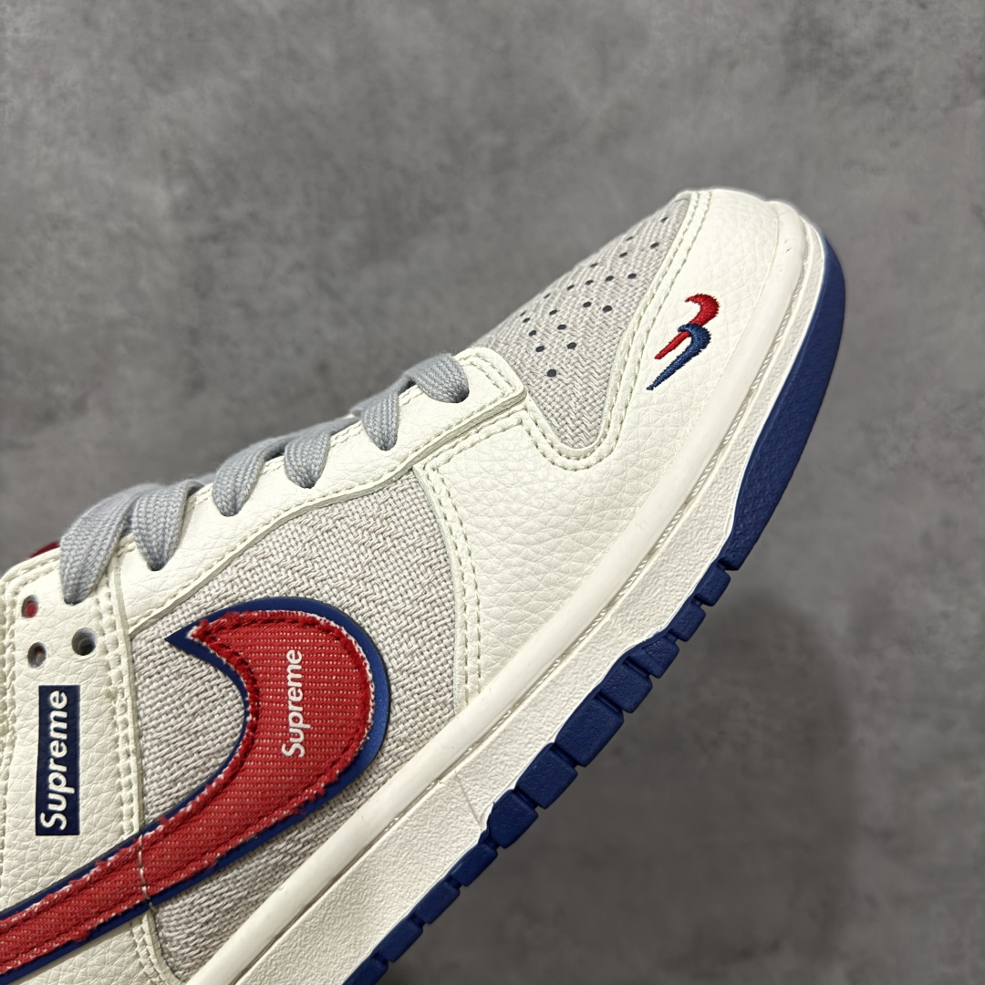 图片[6]-【定制版】Nike SB Dunk Low “Supreme联名—帆布米蓝红双钩” 高端定制 低帮休闲板鞋 定制鞋盒 大厂纯原品质出货 超高清洁度 皮料切割干净无任何毛边 细节完美 货号：XD1588-233 尺码： 36 36.5 37.5 38 38.5 39 40 40.5 41 42 42.5 43 44 44.5 45-选品中心