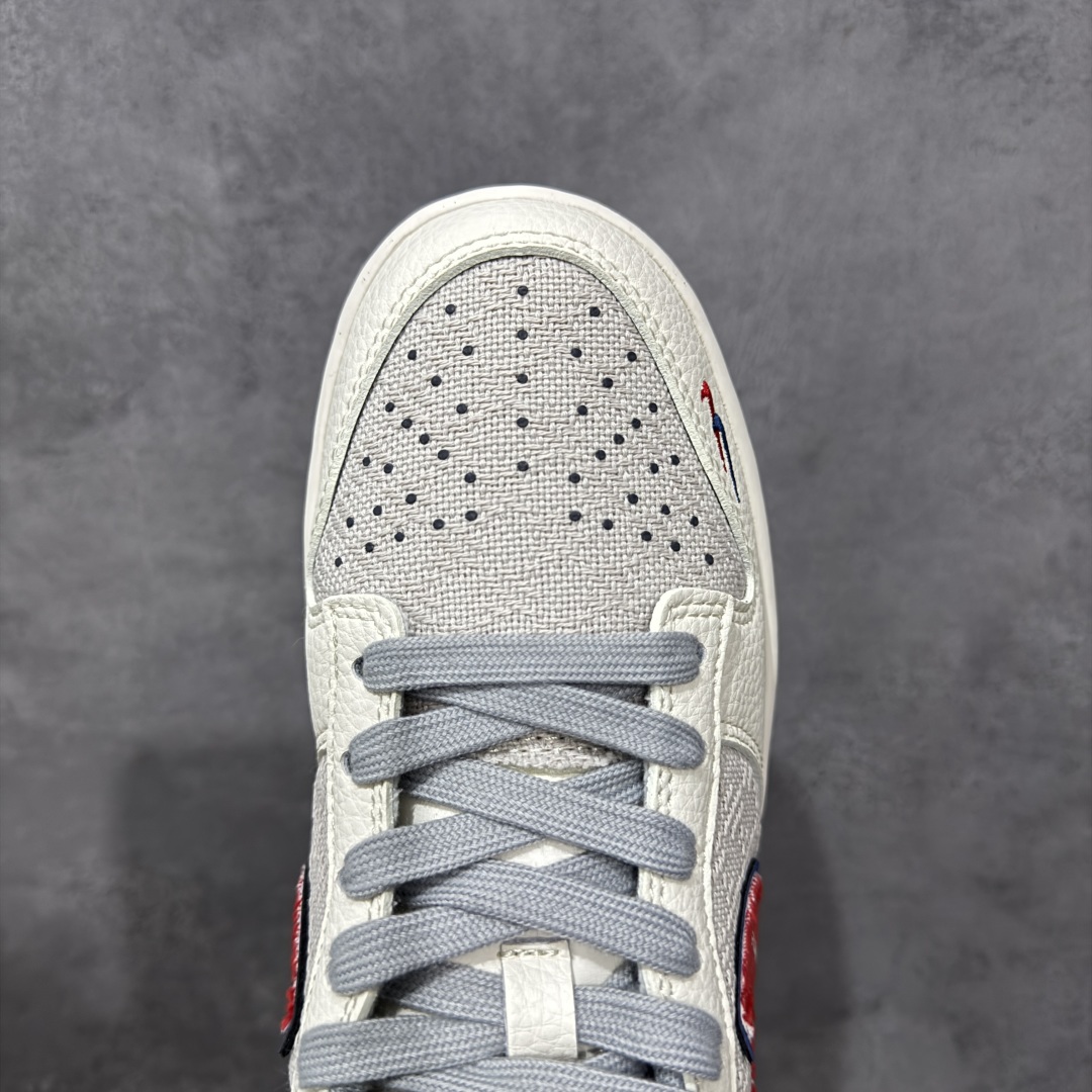 图片[5]-【定制版】Nike SB Dunk Low “Supreme联名—帆布米蓝红双钩” 高端定制 低帮休闲板鞋 定制鞋盒 大厂纯原品质出货 超高清洁度 皮料切割干净无任何毛边 细节完美 货号：XD1588-233 尺码： 36 36.5 37.5 38 38.5 39 40 40.5 41 42 42.5 43 44 44.5 45-选品中心