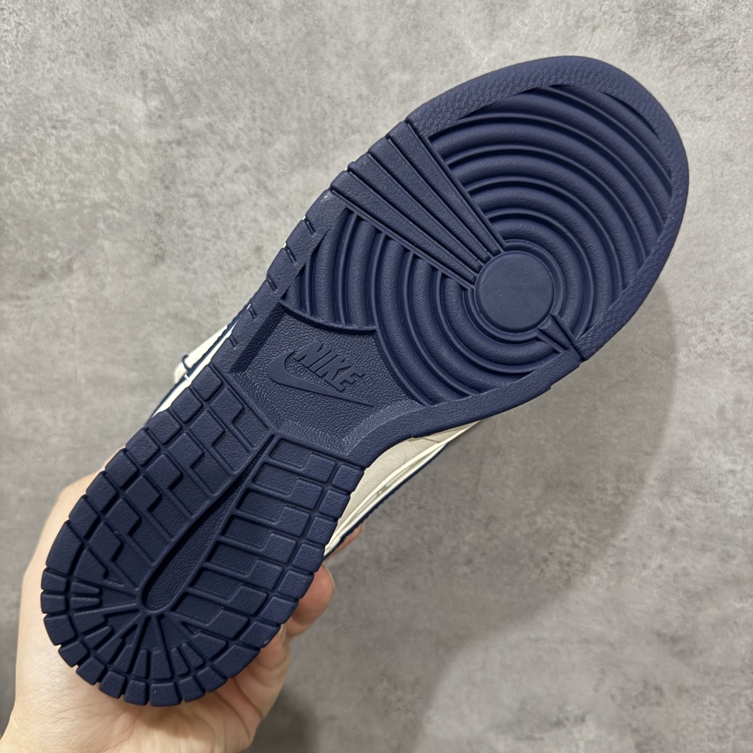 图片[9]-【定制版】Nike SB Dunk Low LV联名 海军蓝抽绳 周年高端定制 低帮休闲板鞋  #定制鞋盒 大厂纯原品质出货 超高清洁度 皮料切割干净无任何毛边 细节完美 货号：YX5066-370  尺码：36 36.5 37.5 38 38.5 39 40 40.5 41 42 42.5 43 44 44.5 45-选品中心