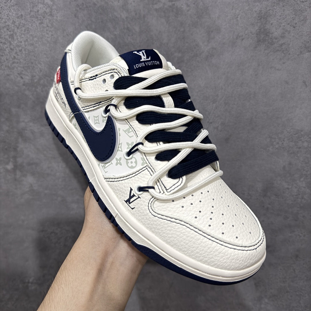 图片[3]-【定制版】Nike SB Dunk Low LV联名 海军蓝抽绳 周年高端定制 低帮休闲板鞋  #定制鞋盒 大厂纯原品质出货 超高清洁度 皮料切割干净无任何毛边 细节完美 货号：YX5066-370  尺码：36 36.5 37.5 38 38.5 39 40 40.5 41 42 42.5 43 44 44.5 45-选品中心