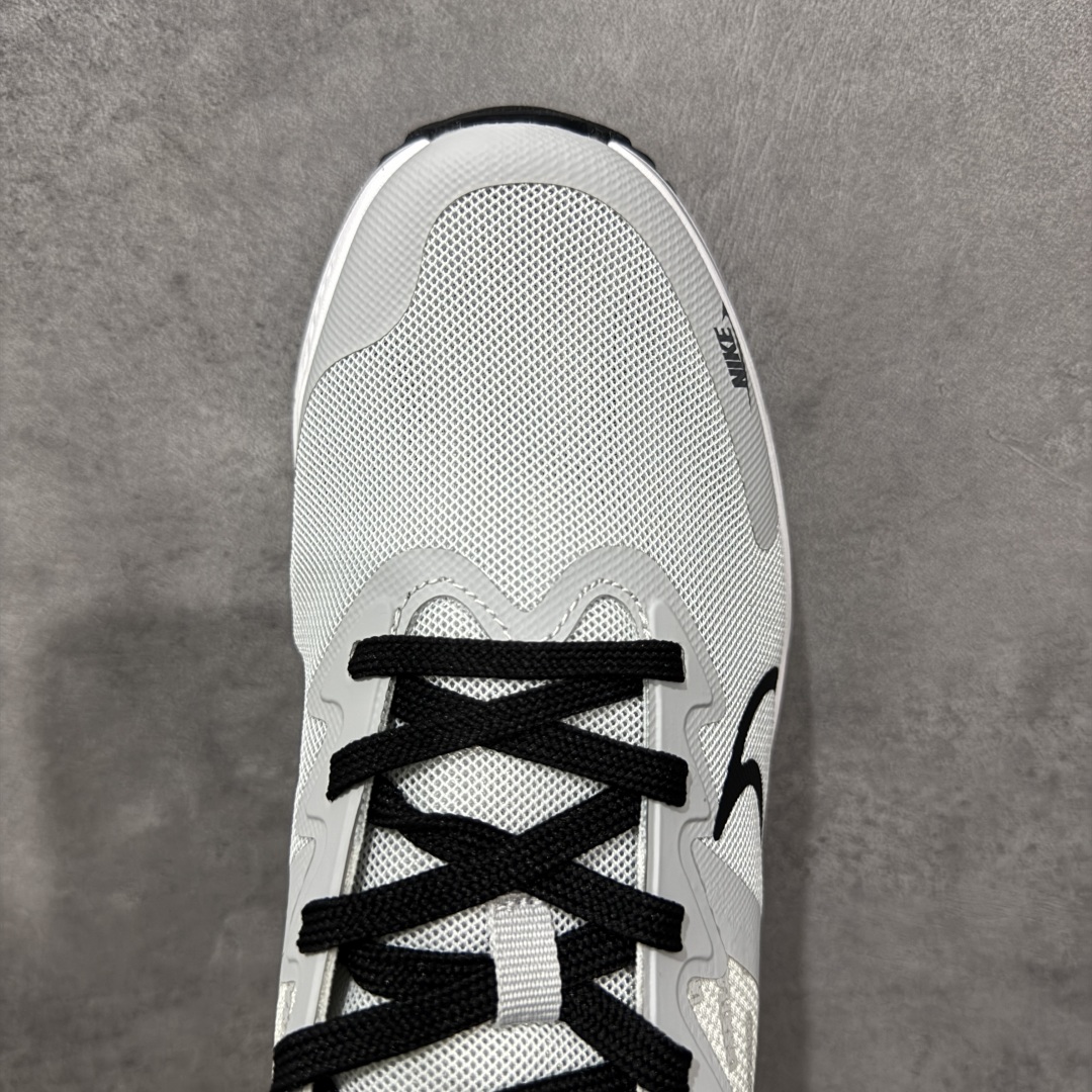 图片[5]-【定制版】Understand x Nike Zoom Plus Low Und x 耐克 低帮 灰黑 超级飞马涡轮增压马拉松慢跑鞋 鞋面由半内靴与半透明网布组成Dynamic Flywire增加鞋身贴合与包覆感，鞋身两侧Swoosh LLogo采用黑色点缀，鞋舌上以Und品牌Logo呈现，前掌高度12mm前后掌高低差10mm，首度结合全掌ZoomX加上全长React 的跑鞋，ZoomX泡绵主要提供能量回馈与落地时的缓冲，React泡绵增强底部的稳定与耐用度。 货号：CK4318-148 尺码：36-45半 编码：CCB270280-选品中心