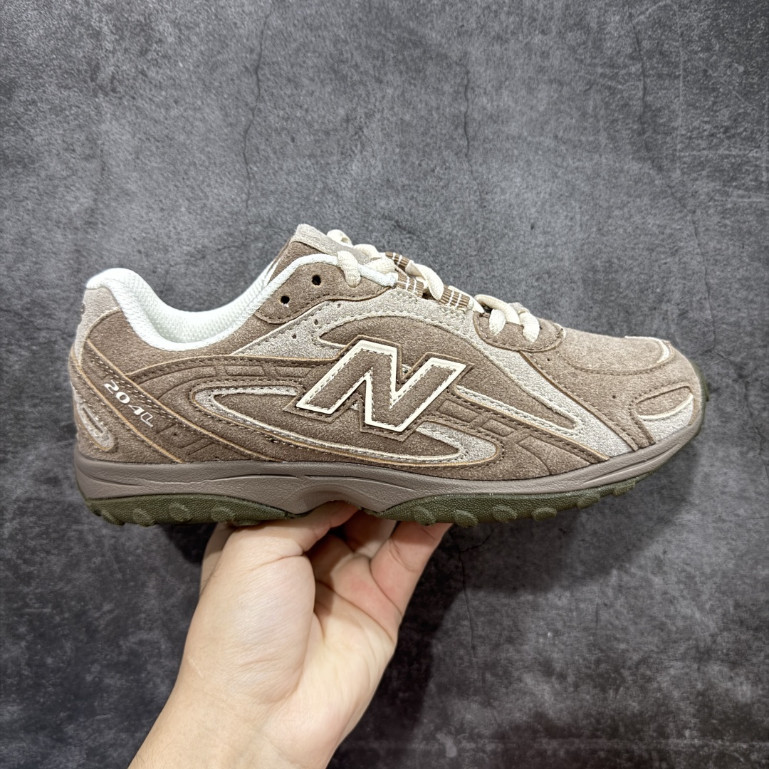 【公司级】New Balance 新百伦204 系列 复古休闲运动百搭老爹跑步鞋 #采用猪巴革组合网织鞋面材质 #3层组合底模精密开发 #中底嵌入碳板缓震及后跟嵌入TPU装饰条稳固 尺码:35 36 37 37.5 38 38.5 39.5 40 40.5 41.5 42 42.5 43 44 45 货号:U204LMMA-选品中心