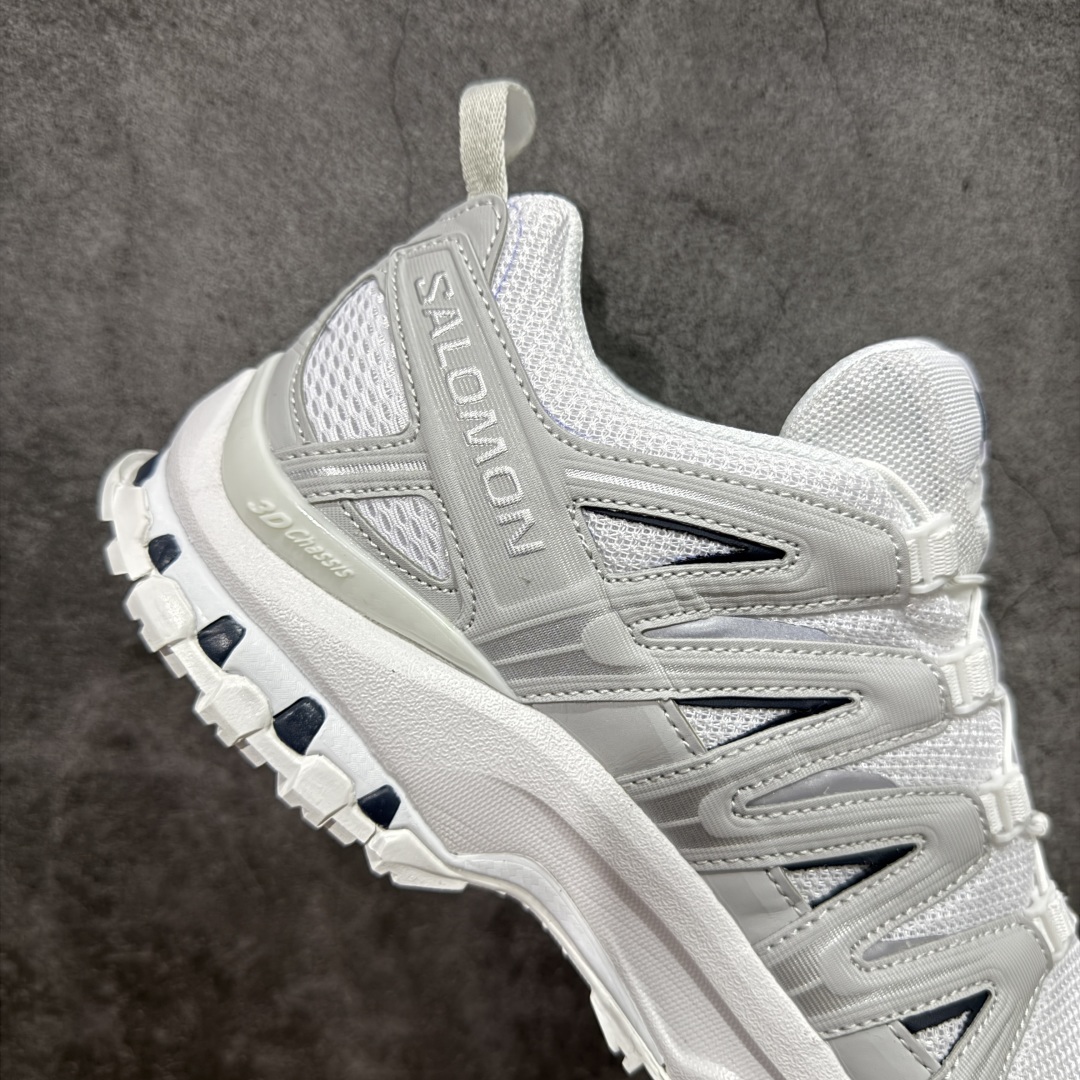 图片[7]-【w1版本】全新版本出货 纯原大厂出品 萨洛蒙 Salomon XA PRO 3D 户外轻便机能鞋 475777 纯原外贸平台特供订单 耗时半年巨作 全套原纸板楦头开发 原厂特供网布配套加持 确保原汁原味 完美呈现版型 原档数据独家私模五层组合大底 男女鞋同步官方开发至46.5 原装Ortholite轻量化鞋垫 中底布带钢印编号 原厂TPU锁扣 进口港宝加持 后跟自然饱满 还原公司包裹性 鞋面以“锯齿”状的包裹系统呈现 在基色底之下加入了各种色点缀 将公司的最新技术和时尚前卫的造型融入耐用的长跑款式中 鞋面由 TPU 薄膜制成 并焊接在高耐磨网眼上 使其既时尚又坚固 由 ACS底盘支撑 可增强稳定性和支撑力 以及由橡胶凸耳 Contragrip外底覆盖的 EVA 缓冲中底 旨在应对崎岖的地形 鞋舌上的彩色Salomon 标签、Quicklace 系统以及鞋头、鞋舌和鞋跟上的附加品牌使细节更加完美 让穿着者可以轻松驾驭户外与通勤下的任何运动生活场景 无缝鞋身户外随意纵横 颜值与脚感兼备 出街通勤 绝对非常吸睛 你值得拥有 尺码：36 36.5 37 38 38.5 39 40 40.5 41 42 42.5 43 44 44.5 45-选品中心