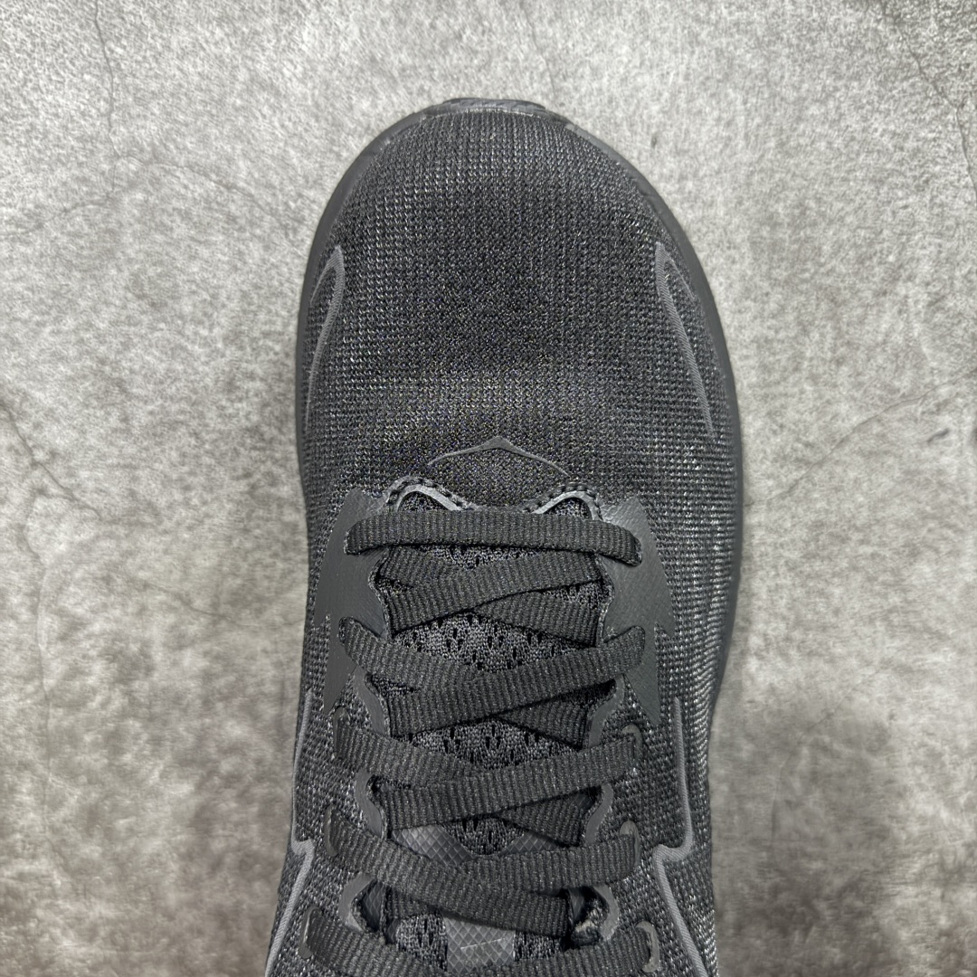 图片[5]-【GX越南版】HOKA ONE ONE Clifton 克里夫顿10代专业性能减震公路跑步鞋 专业外贸大厂出品 市面最顶 细节只对比原版 无任何差别 原材料打造 HOKA ONE ONE是来自美国的跑步鞋知名品牌，创立于2009年，始终致力于为所有跑者提供更新、更好的跑步装备。相比常规跑鞋，HOKA ONE ONE特别研发使用性能独特的几何形跑鞋中底，此种鞋底更厚、更高、回弹性也更好，除了卓越的缓冲性能，它还能內各种阶段的跑者带来更具动感、更加稳定的跑步体验。HOKAONE ONE从设计之初就清楚意识到，要保证跑者步幅的均匀一致，双脚自然而然的运动至关重要。 尺码：36 36.5 37.5 38 38.5 39 40 40.5 41 42 42.5 43 44 44.5 45-选品中心