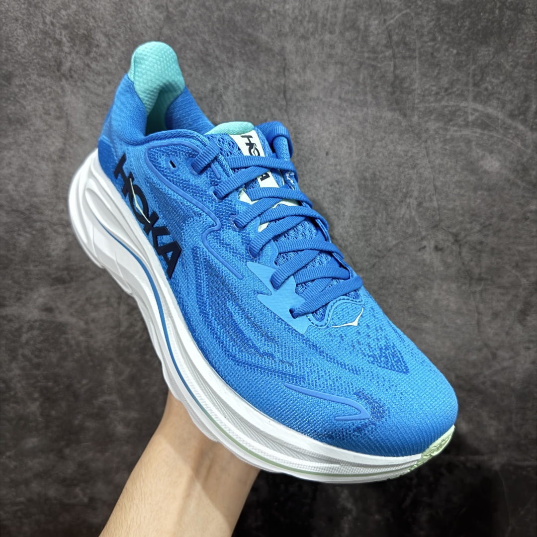 图片[3]-【GX越南版】HOKA ONE ONE Clifton 克里夫顿10代专业性能减震公路跑步鞋 专业外贸大厂出品 市面最顶 细节只对比原版 无任何差别 原材料打造 HOKA ONE ONE是来自美国的跑步鞋知名品牌，创立于2009年，始终致力于为所有跑者提供更新、更好的跑步装备。相比常规跑鞋，HOKA ONE ONE特别研发使用性能独特的几何形跑鞋中底，此种鞋底更厚、更高、回弹性也更好，除了卓越的缓冲性能，它还能內各种阶段的跑者带来更具动感、更加稳定的跑步体验。HOKAONE ONE从设计之初就清楚意识到，要保证跑者步幅的均匀一致，双脚自然而然的运动至关重要。 尺码：36 36.5 37.5 38 38.5 39 40 40.5 41 42 42.5 43 44 44.5 45-选品中心