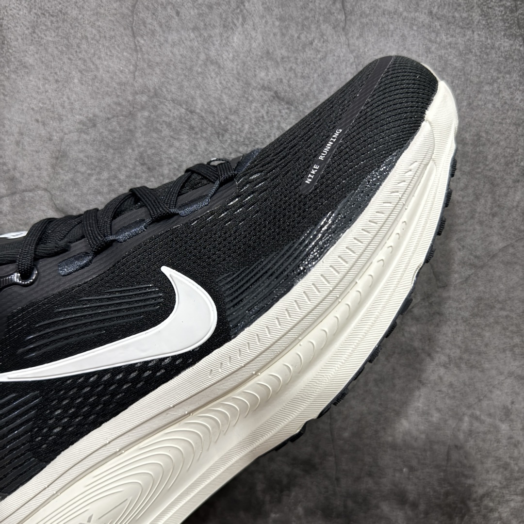 图片[6]-【XE纯原版】Nike Air Zoom Vomero 18 全新科技运动跑鞋 HM6803-007    目前市场最强品质 原版购入开发 鞋面采用硅胶发泡立体印刷 分体式组合大底 上层超临界ZOOM X泡棉 下层一次ReactX泡棉 区别市场一体底 超高质检清洁度 一切材质配件均与原版一致 原楦原纸板开发 匹配原版98%以上 完美弧度版型 原厂鞋标 立体反光鞋盒标 鞋盒防撞海绵 高端玩家必推版本 高价零售必推版本 欢迎对比市面任意版本‼️ 这双鞋简直是时尚与科技的完美融合。 经典黑色鞋面，质感爆棚，搭配超亮眼的银色大勾子，瞬间成为街头焦点。不仅颜值在线，缓震性能更是一绝 不管是日常出街还是慢跑锻炼，都能给双脚极致舒适体验。  码数超全，36 – 46 码任你选！别犹豫啦，穿上它，轻松走出潮流范，开启你的时尚运动新旅程！ 货号：HM6803-007 码段：36-46-选品中心