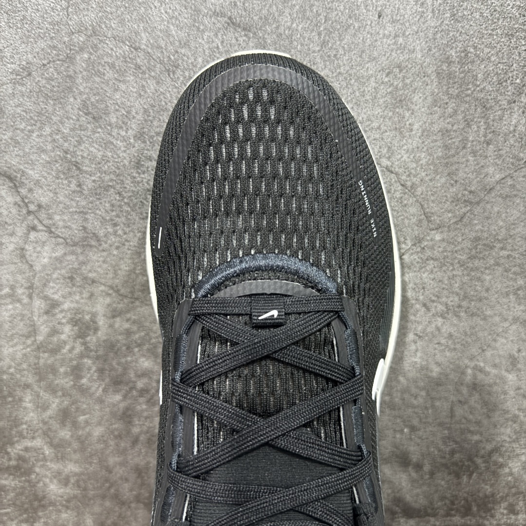 图片[5]-【XE纯原版】Nike Air Zoom Vomero 18 全新科技运动跑鞋 HM6803-007    目前市场最强品质 原版购入开发 鞋面采用硅胶发泡立体印刷 分体式组合大底 上层超临界ZOOM X泡棉 下层一次ReactX泡棉 区别市场一体底 超高质检清洁度 一切材质配件均与原版一致 原楦原纸板开发 匹配原版98%以上 完美弧度版型 原厂鞋标 立体反光鞋盒标 鞋盒防撞海绵 高端玩家必推版本 高价零售必推版本 欢迎对比市面任意版本‼️ 这双鞋简直是时尚与科技的完美融合。 经典黑色鞋面，质感爆棚，搭配超亮眼的银色大勾子，瞬间成为街头焦点。不仅颜值在线，缓震性能更是一绝 不管是日常出街还是慢跑锻炼，都能给双脚极致舒适体验。  码数超全，36 – 46 码任你选！别犹豫啦，穿上它，轻松走出潮流范，开启你的时尚运动新旅程！ 货号：HM6803-007 码段：36-46-选品中心