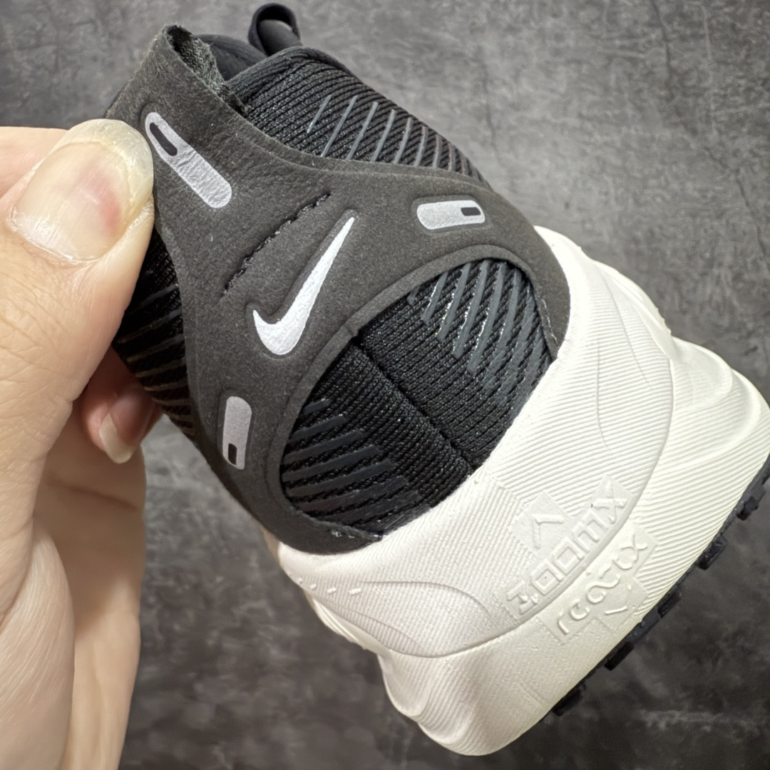 图片[2]-【XE纯原版】Nike Air Zoom Vomero 18 全新科技运动跑鞋 HM6803-007    目前市场最强品质 原版购入开发 鞋面采用硅胶发泡立体印刷 分体式组合大底 上层超临界ZOOM X泡棉 下层一次ReactX泡棉 区别市场一体底 超高质检清洁度 一切材质配件均与原版一致 原楦原纸板开发 匹配原版98%以上 完美弧度版型 原厂鞋标 立体反光鞋盒标 鞋盒防撞海绵 高端玩家必推版本 高价零售必推版本 欢迎对比市面任意版本‼️ 这双鞋简直是时尚与科技的完美融合。 经典黑色鞋面，质感爆棚，搭配超亮眼的银色大勾子，瞬间成为街头焦点。不仅颜值在线，缓震性能更是一绝 不管是日常出街还是慢跑锻炼，都能给双脚极致舒适体验。  码数超全，36 – 46 码任你选！别犹豫啦，穿上它，轻松走出潮流范，开启你的时尚运动新旅程！ 货号：HM6803-007 码段：36-46-选品中心