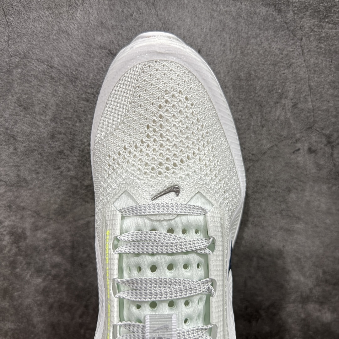 图片[5]-【XE纯原版】Nike Pegasus Premium Airscape 舒适百搭减震防滑耐磨透气 低帮跑步鞋 白黑绿    目前市场最强品质 原版购入开发 一切材质配件均匀原版一致 完美版型 高端玩家必推版本 高价零售必推版本 欢迎对比市面任意版本‼️ 这双鞋简直是时尚与科技的完美融合。 经典黑色鞋面，质感爆棚，搭配超亮眼的银色大勾子，瞬间成为街头焦点。 鞋侧独特小吊牌，细节满满，个性直接拉满。  脚下的全掌气垫更是亮点，红黑配色超吸睛，不仅颜值在线，缓震性能更是一绝。 不管是日常出街还是慢跑锻炼，都能给双脚极致舒适体验。  码数超全，36 – 46 码任你选！别犹豫啦，穿上它，轻松走出潮流范，开启你的时尚运动新旅程！   #独家原包 原底原料 开模打造  #原厂鞋标 高精密准度  #原楦原纸板开发 匹配原版98%以上  #后跟弧度 正确呈现  #原厂皮料 质感无敌  #皮料切割干净 无任何毛边 清洁度细节完美  货号：HQ2592-004HQ2592-100 码段：36-39-选品中心