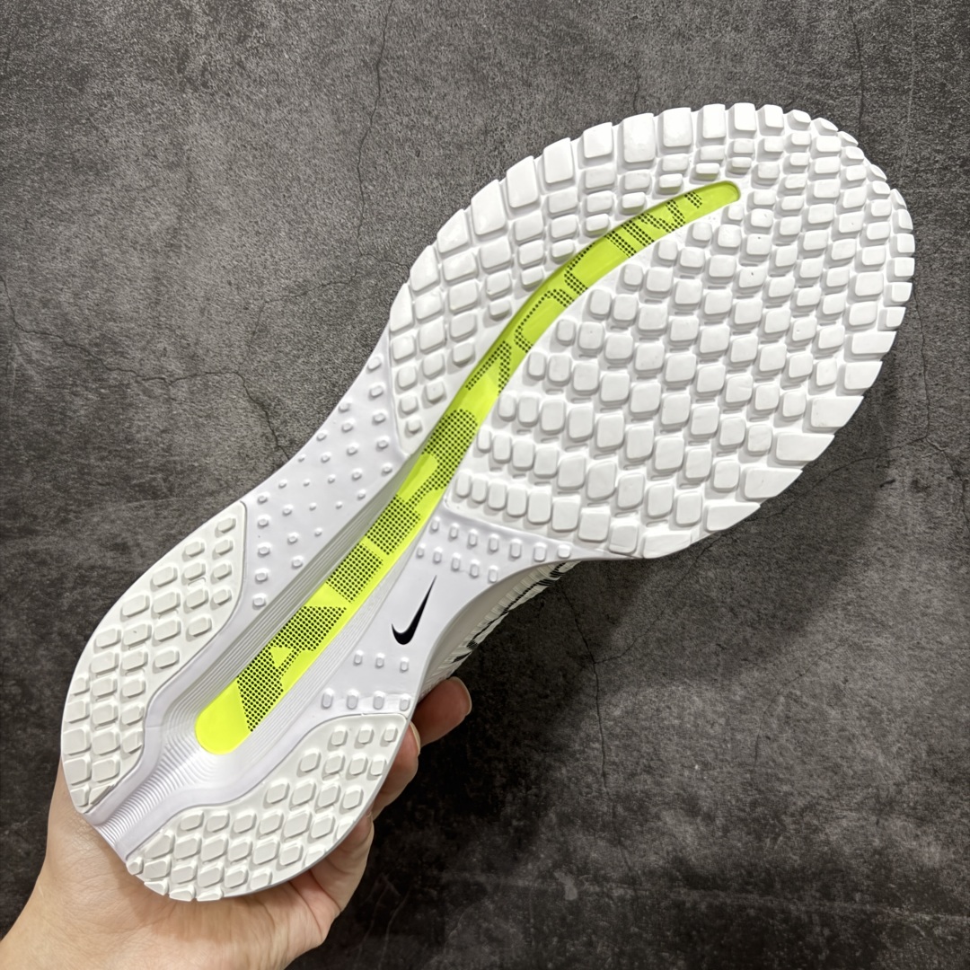 图片[9]-【XE纯原版】Nike Pegasus Premium Airscape 舒适百搭减震防滑耐磨透气 低帮跑步鞋 白黑绿    目前市场最强品质 原版购入开发 一切材质配件均匀原版一致 完美版型 高端玩家必推版本 高价零售必推版本 欢迎对比市面任意版本‼️ 这双鞋简直是时尚与科技的完美融合。 经典黑色鞋面，质感爆棚，搭配超亮眼的银色大勾子，瞬间成为街头焦点。 鞋侧独特小吊牌，细节满满，个性直接拉满。  脚下的全掌气垫更是亮点，红黑配色超吸睛，不仅颜值在线，缓震性能更是一绝。 不管是日常出街还是慢跑锻炼，都能给双脚极致舒适体验。  码数超全，36 – 46 码任你选！别犹豫啦，穿上它，轻松走出潮流范，开启你的时尚运动新旅程！   #独家原包 原底原料 开模打造  #原厂鞋标 高精密准度  #原楦原纸板开发 匹配原版98%以上  #后跟弧度 正确呈现  #原厂皮料 质感无敌  #皮料切割干净 无任何毛边 清洁度细节完美  货号：HQ2592-004HQ2592-100 码段：36-39-选品中心