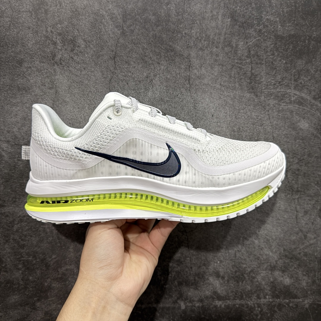 【XE纯原版】Nike Pegasus Premium Airscape 舒适百搭减震防滑耐磨透气 低帮跑步鞋 白黑绿    目前市场最强品质 原版购入开发 一切材质配件均匀原版一致 完美版型 高端玩家必推版本 高价零售必推版本 欢迎对比市面任意版本‼️ 这双鞋简直是时尚与科技的完美融合。 经典黑色鞋面,质感爆棚,搭配超亮眼的银色大勾子,瞬间成为街头焦点。 鞋侧独特小吊牌,细节满满,个性直接拉满。  脚下的全掌气垫更是亮点,红黑配色超吸睛,不仅颜值在线,缓震性能更是一绝。 不管是日常出街还是慢跑锻炼,都能给双脚极致舒适体验。  码数超全,36 - 46 码任你选!别犹豫啦,穿上它,轻松走出潮流范,开启你的时尚运动新旅程!   #独家原包 原底原料 开模打造  #原厂鞋标 高精密准度  #原楦原纸板开发 匹配原版98%以上  #后跟弧度 正确呈现  #原厂皮料 质感无敌  #皮料切割干净 无任何毛边 清洁度细节完美  货号:HQ2592-004HQ2592-100 码段:36-39-选品中心