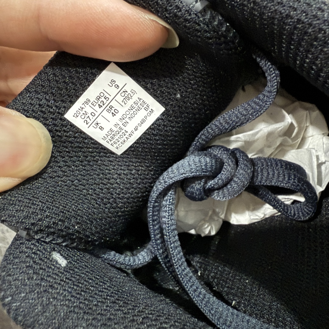 图片[6]-【总裁版本】顶级 Asics GEL-NYC系列 灰白 亚瑟士运动休闲透气专业跑鞋 行业领头版本 出货即巅峰 原鞋购入开发 原材料 原数据打造 完美版型 超完美做工 细节一步到位 原版对比无任何差别 #鞋面采用反绒皮与网布拼接 透气舒适兼具休闲时尚 结合简明的配色 展现品牌的传承及引领复古流行的主题 虎爪造型的LOGO  #鞋身稳定包裹系统 支撑鞋身 经典宽大鞋型配备防偏移设计提升包裹性 穿着舒适鞋面透气孔设计 提供透气性   尺码：36 37 37.5 38 39 40 40.5 41.5 42 42.5 43.5 44 44.5 45 46 47-选品中心