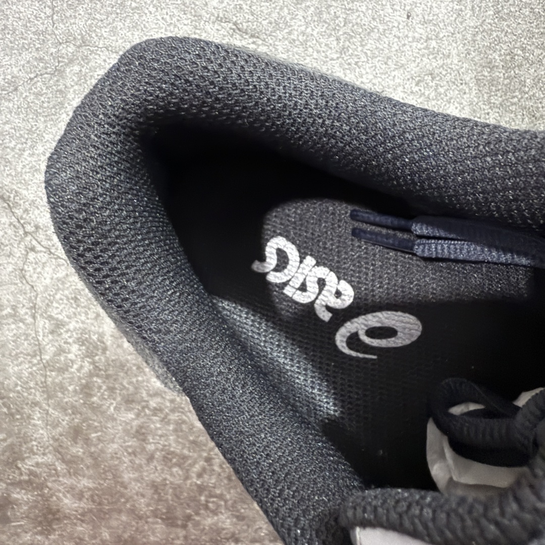 图片[7]-【总裁版本】顶级 Asics GEL-NYC系列 灰白 亚瑟士运动休闲透气专业跑鞋 行业领头版本 出货即巅峰 原鞋购入开发 原材料 原数据打造 完美版型 超完美做工 细节一步到位 原版对比无任何差别 #鞋面采用反绒皮与网布拼接 透气舒适兼具休闲时尚 结合简明的配色 展现品牌的传承及引领复古流行的主题 虎爪造型的LOGO  #鞋身稳定包裹系统 支撑鞋身 经典宽大鞋型配备防偏移设计提升包裹性 穿着舒适鞋面透气孔设计 提供透气性   尺码：36 37 37.5 38 39 40 40.5 41.5 42 42.5 43.5 44 44.5 45 46 47-选品中心