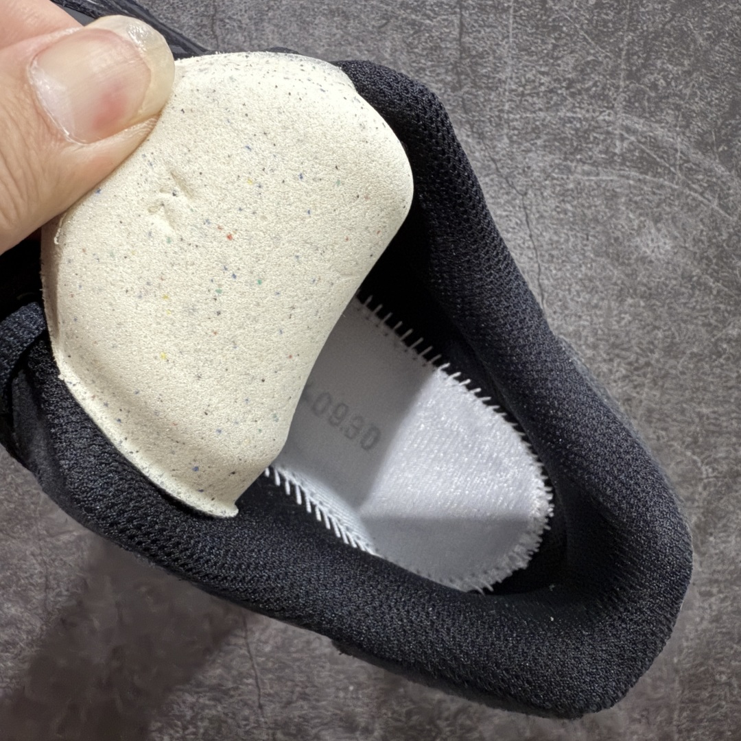 图片[8]-【总裁版本】顶级 Asics GEL-NYC系列 灰白 亚瑟士运动休闲透气专业跑鞋 行业领头版本 出货即巅峰 原鞋购入开发 原材料 原数据打造 完美版型 超完美做工 细节一步到位 原版对比无任何差别 #鞋面采用反绒皮与网布拼接 透气舒适兼具休闲时尚 结合简明的配色 展现品牌的传承及引领复古流行的主题 虎爪造型的LOGO  #鞋身稳定包裹系统 支撑鞋身 经典宽大鞋型配备防偏移设计提升包裹性 穿着舒适鞋面透气孔设计 提供透气性   尺码：36 37 37.5 38 39 40 40.5 41.5 42 42.5 43.5 44 44.5 45 46 47-选品中心